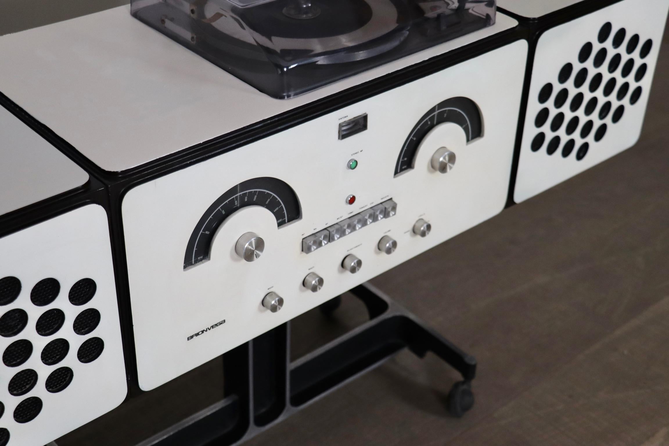Mid-20th Century Brionvega RR126 In white By Achille And Pier Giacomo Castiglioni, Italy 1960s