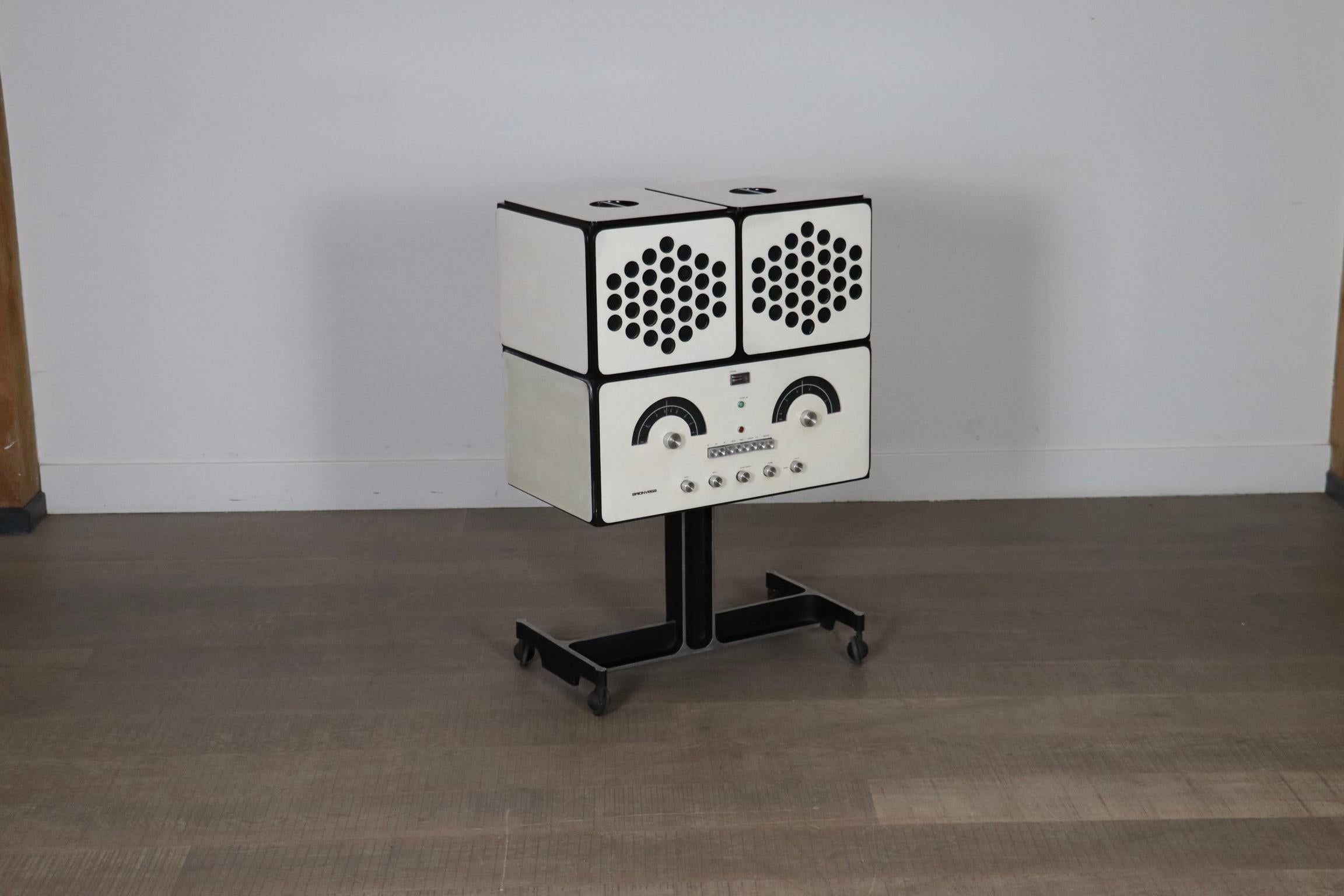 Brionvega RR126 In white By Achille And Pier Giacomo Castiglioni, Italy 1960s 4