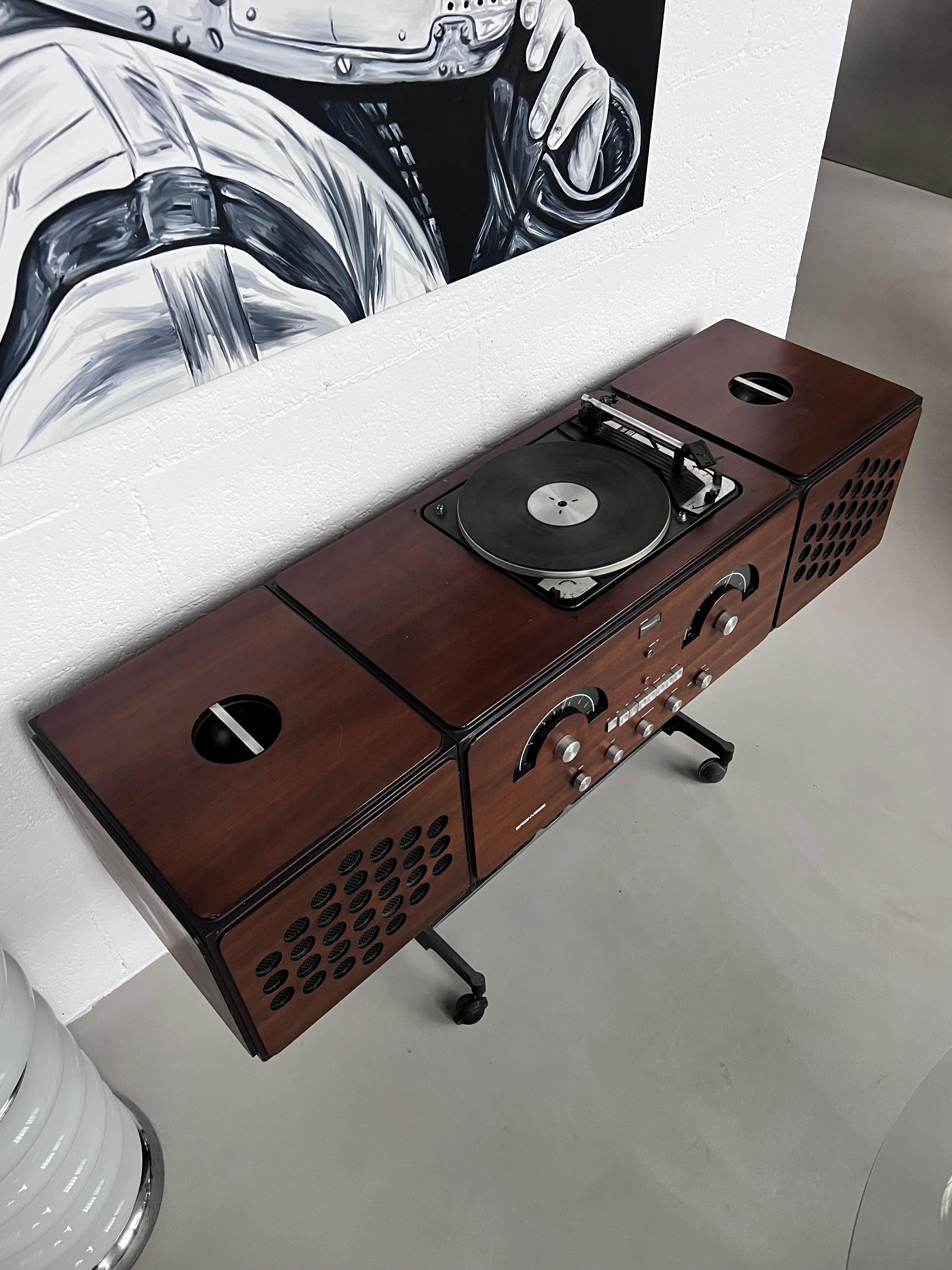 Milieu du XXe siècle Brionvega RR126, pièce de collection italienne du milieu du siècle dernier en vente
