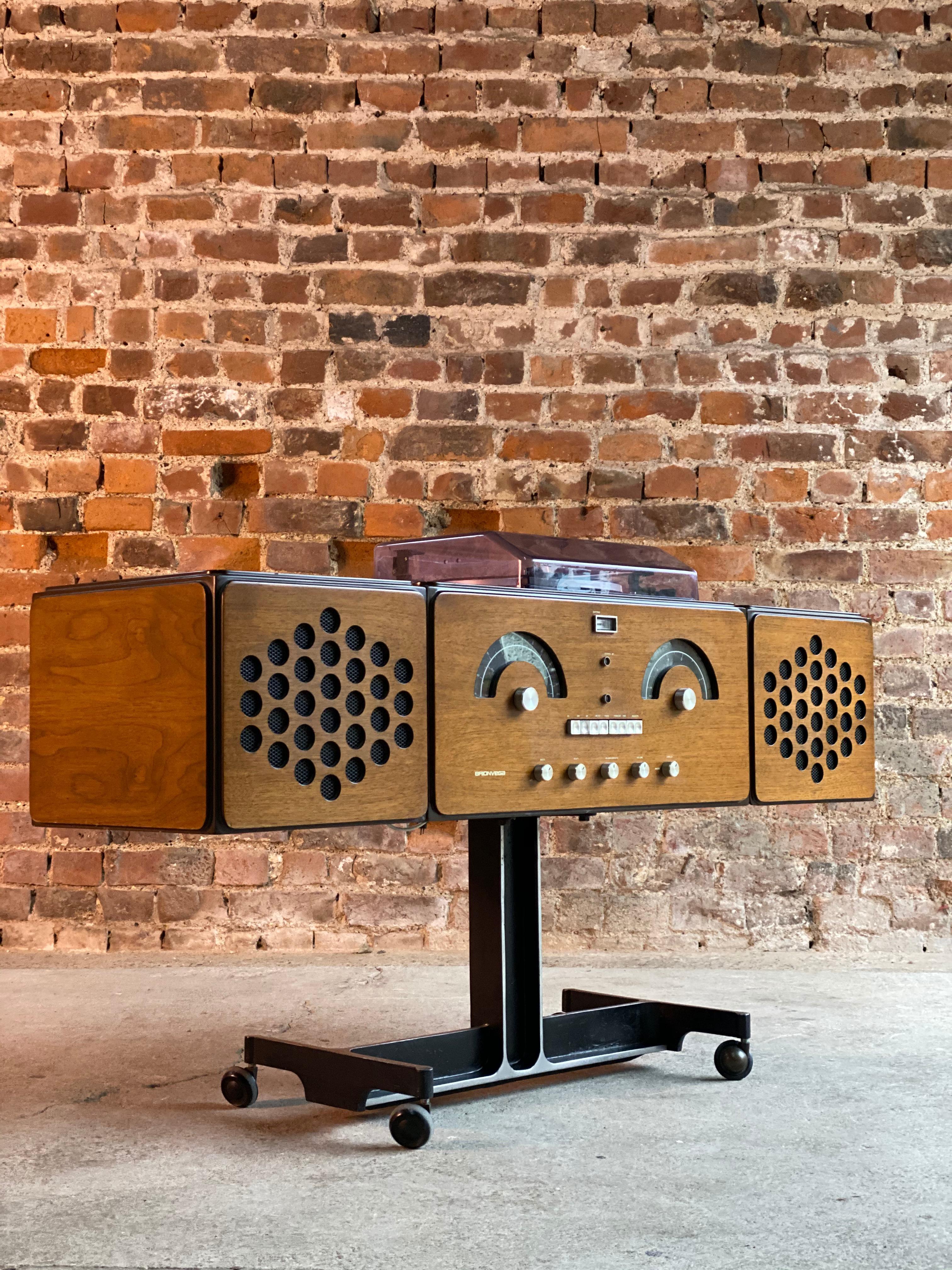 Brionvega RR126 stereo system by Achille & Pier Giacomo Castiglioni, Italy, 1965

Extremely rare Achille & Pier Giacomo Castiglioni Radiogram Model 