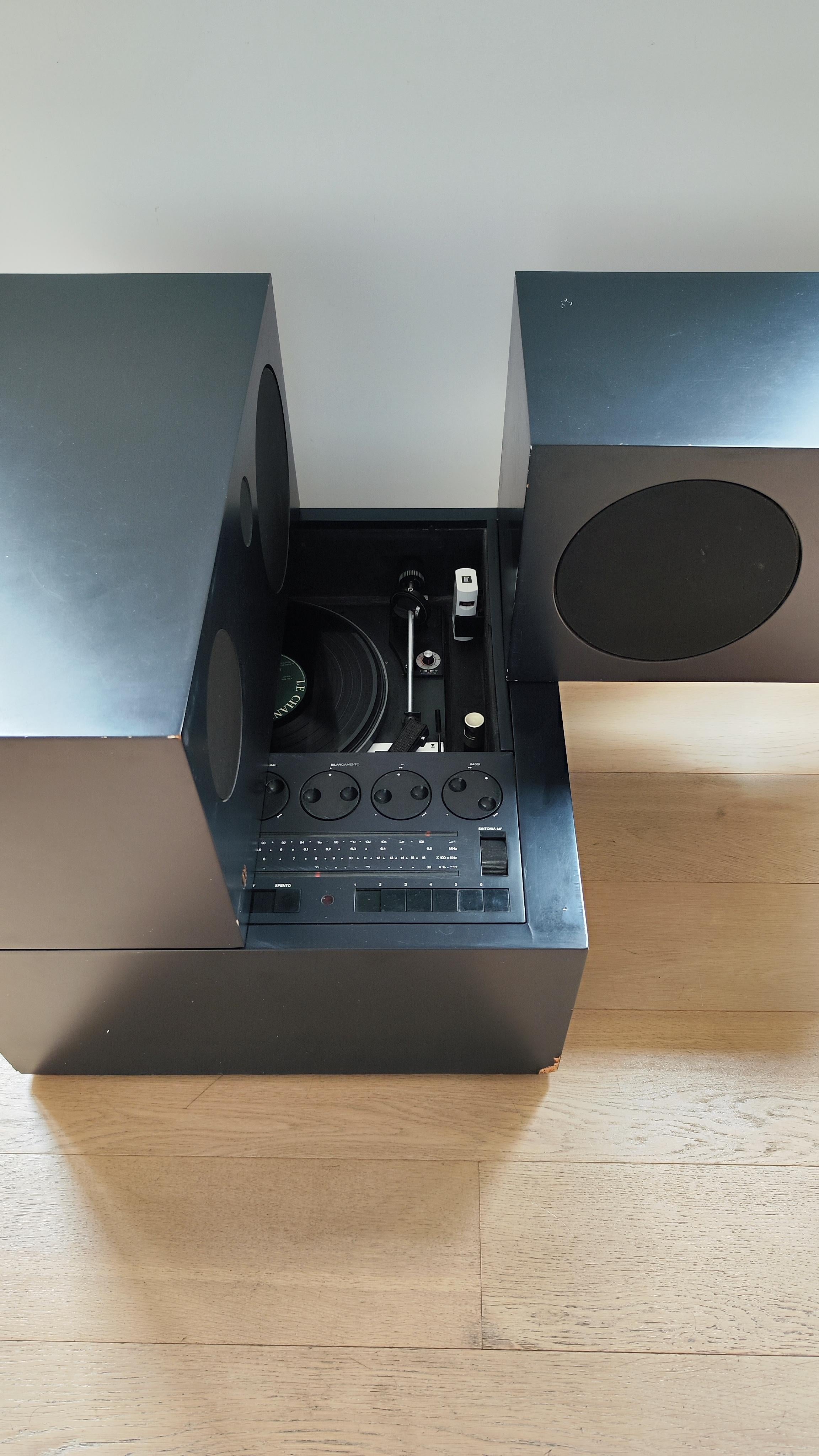 Brionvega RR130 TOTEM Stereo Hifi Radio by Mario Bellini, 1970 Italy 11