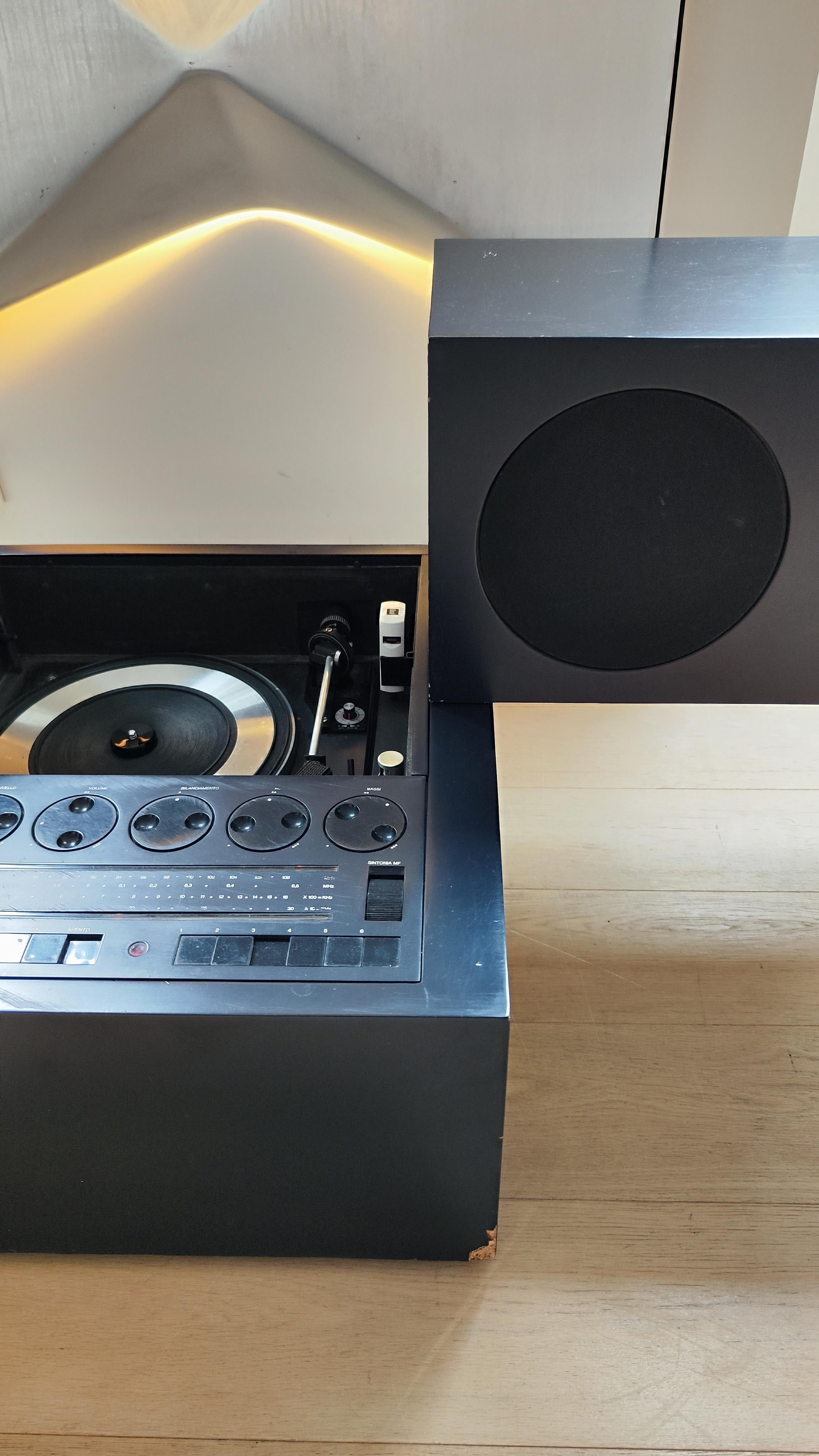 Brionvega RR130 TOTEM Stereo Hifi Radio by Mario Bellini, 1970 Italy In Distressed Condition In Paris, FR