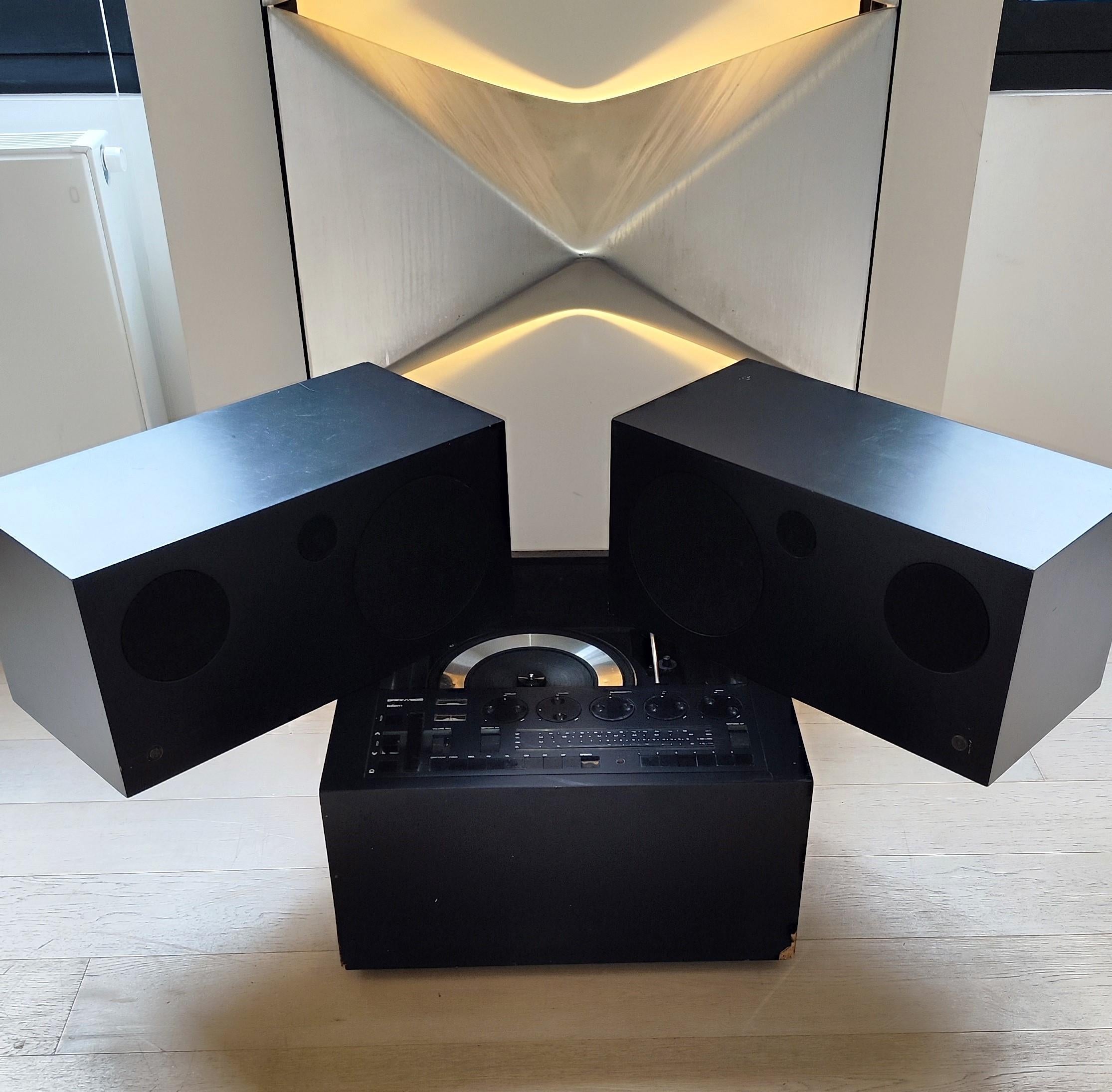 Late 20th Century Brionvega RR130 TOTEM Stereo Hifi Radio by Mario Bellini, 1970 Italy
