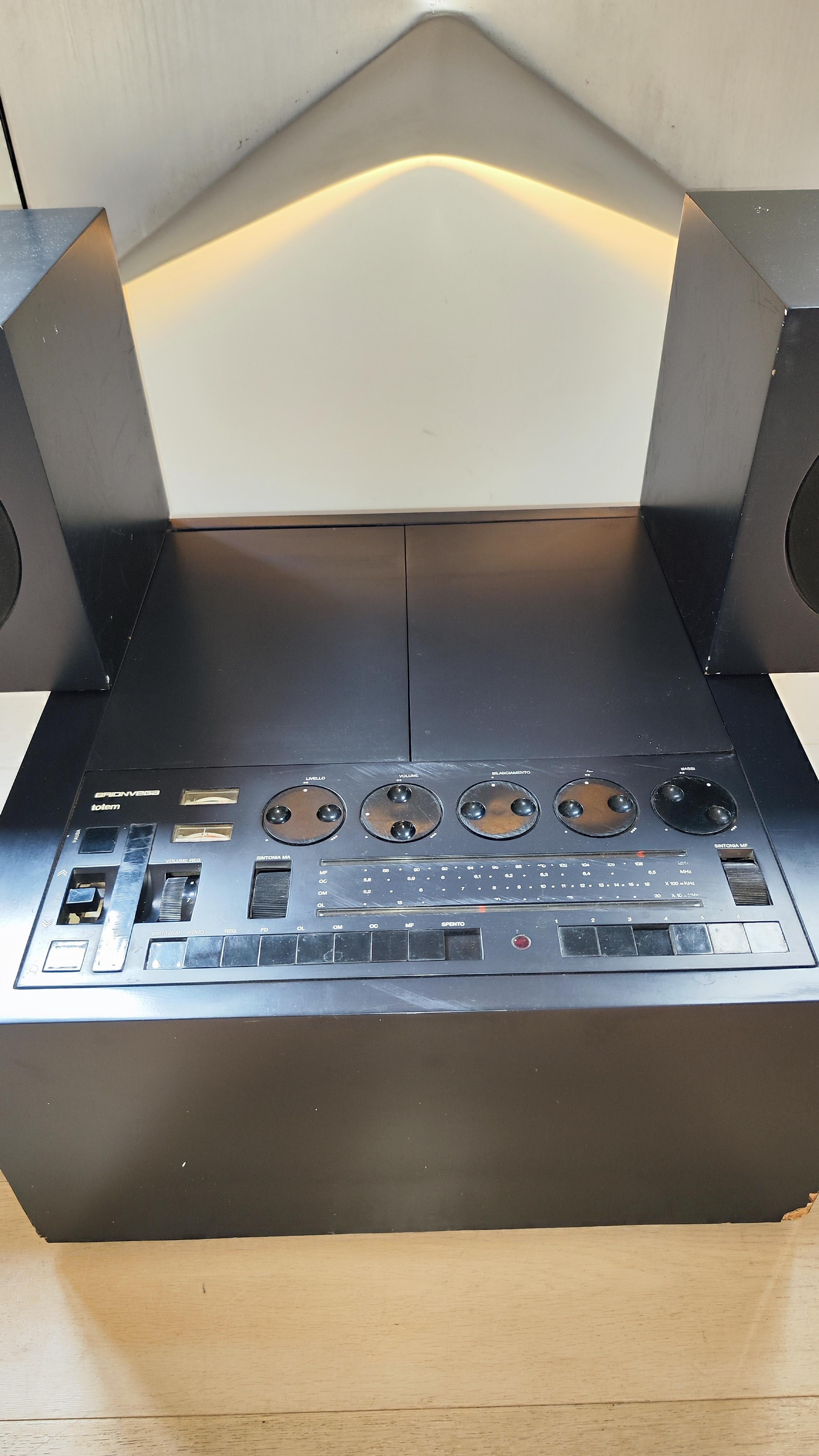 Brionvega RR130 TOTEM Stereo Hifi Radio by Mario Bellini, 1970 Italy 1