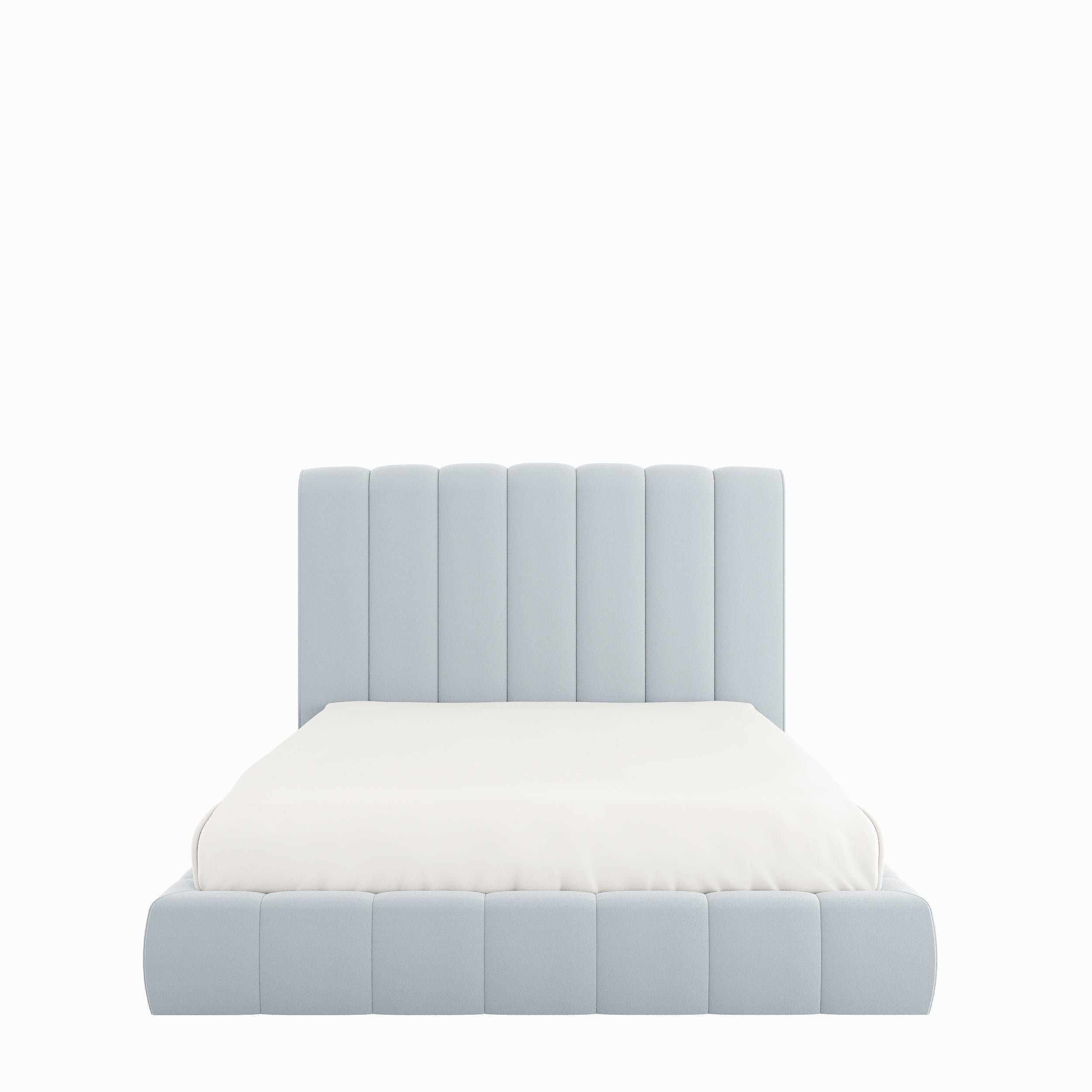 Moderne Lit BRISA avec tête de lit et base tapissées en vente