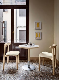 Miniforms Lab: Briscola-Tisch mit Palladio Moro-Marmorplatte und Eschenholzsockel