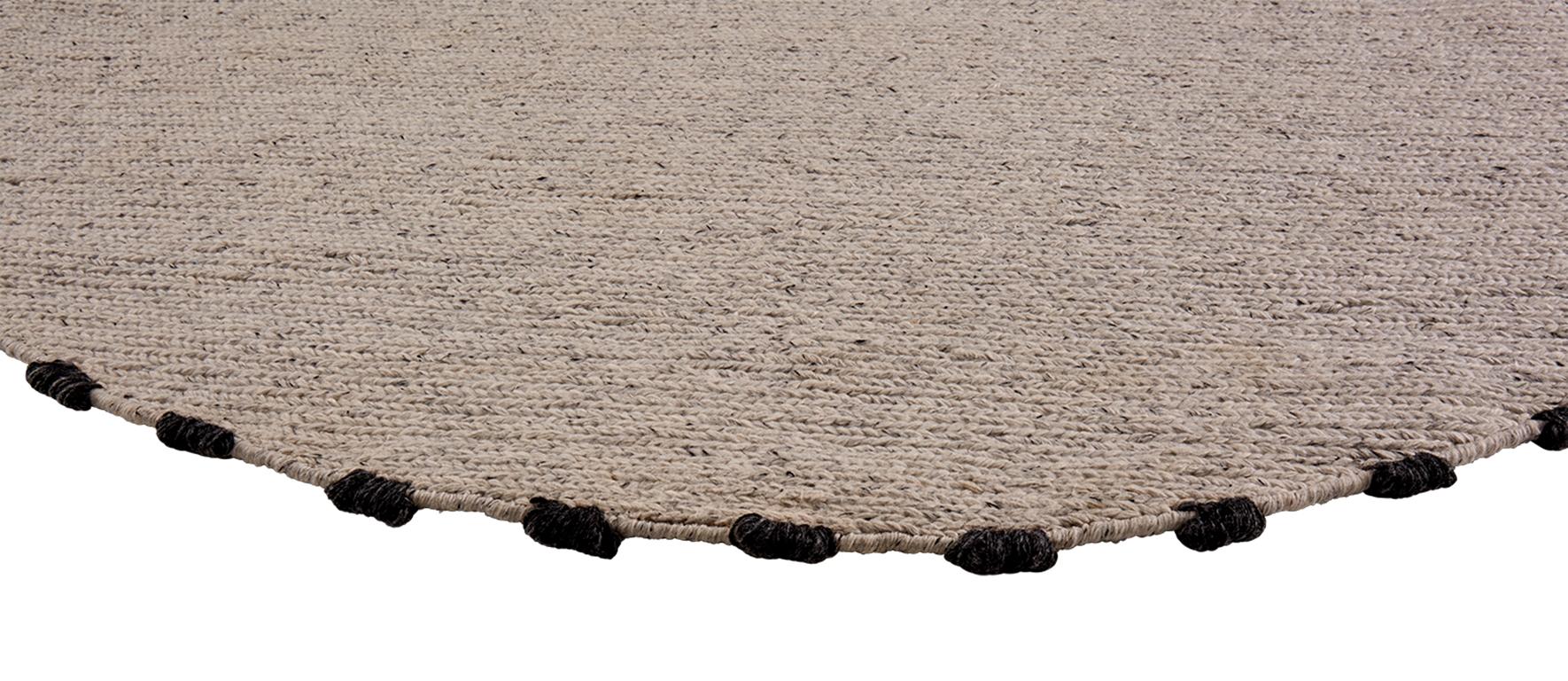 Nepalese Brish' Outdoor Excellence: Hand-Woven Rug in 100% PET, ⌀ 200 cm For Sale