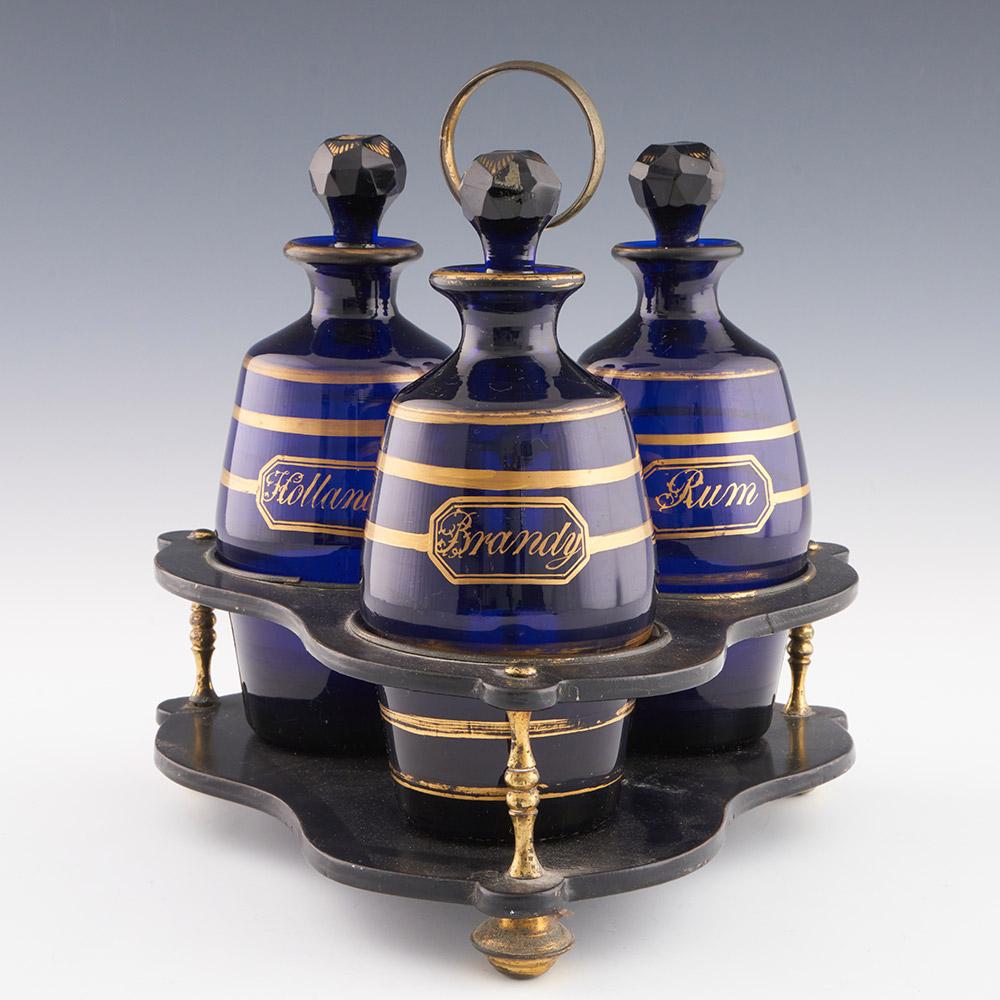 Blaue Bristol-Karaffen mit Pappmaché-Rahmen um 1810 (Georgian) im Angebot