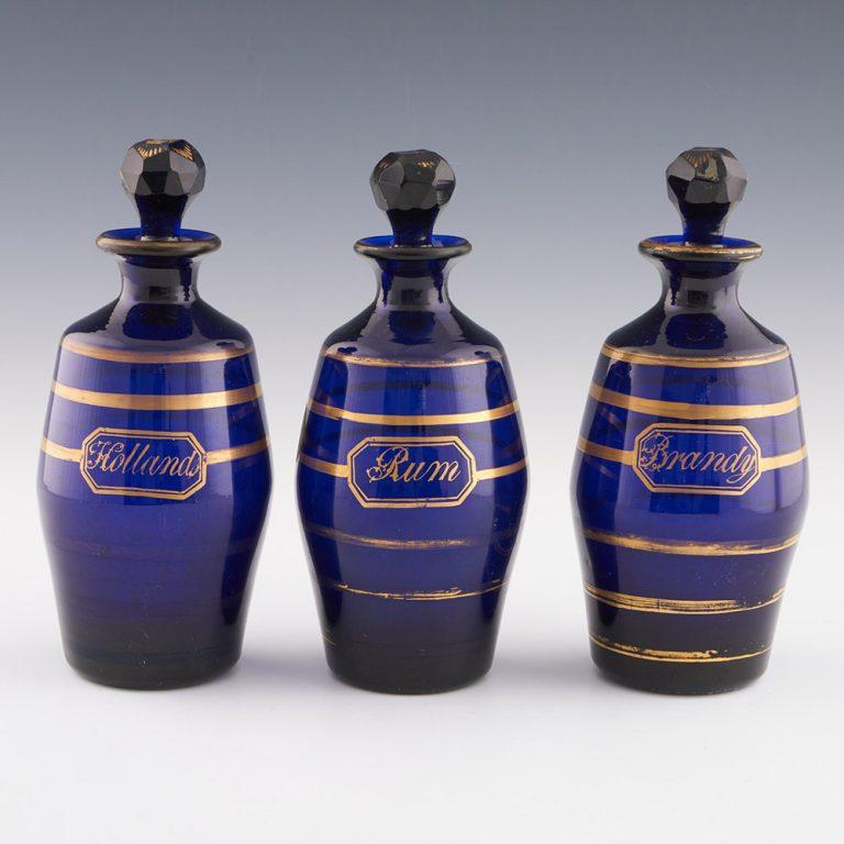 Blaue Bristol-Karaffen mit Pappmaché-Rahmen um 1810 (Britisch) im Angebot