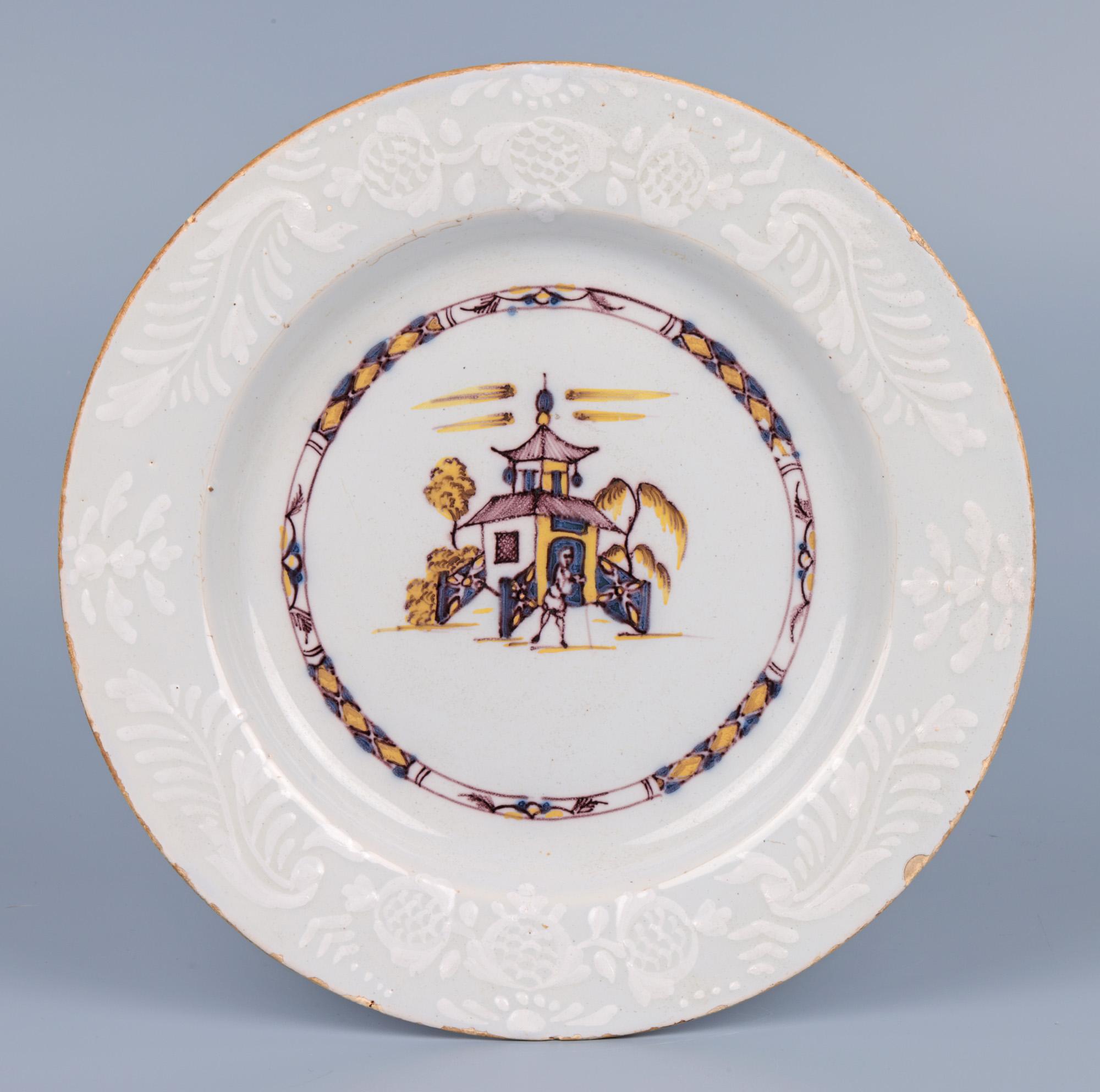Bristol Delft Bianco-Sopra-Bianco Chinese Scene Pottery Plate For Sale 8