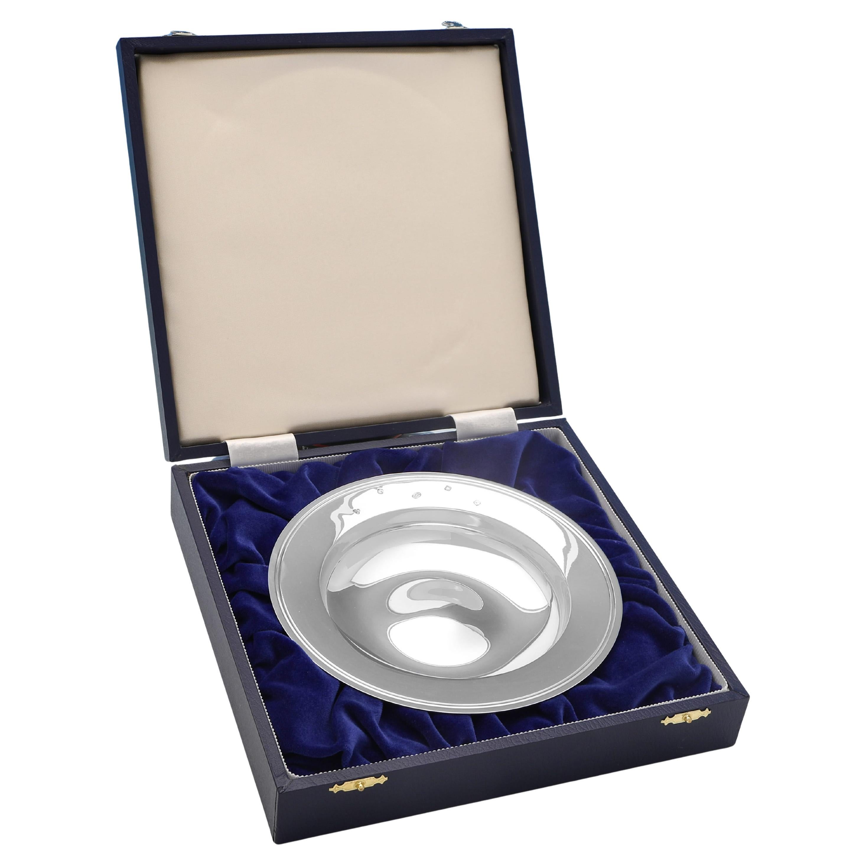 Britannia standard silver armada dish in presentation box - made in 2007