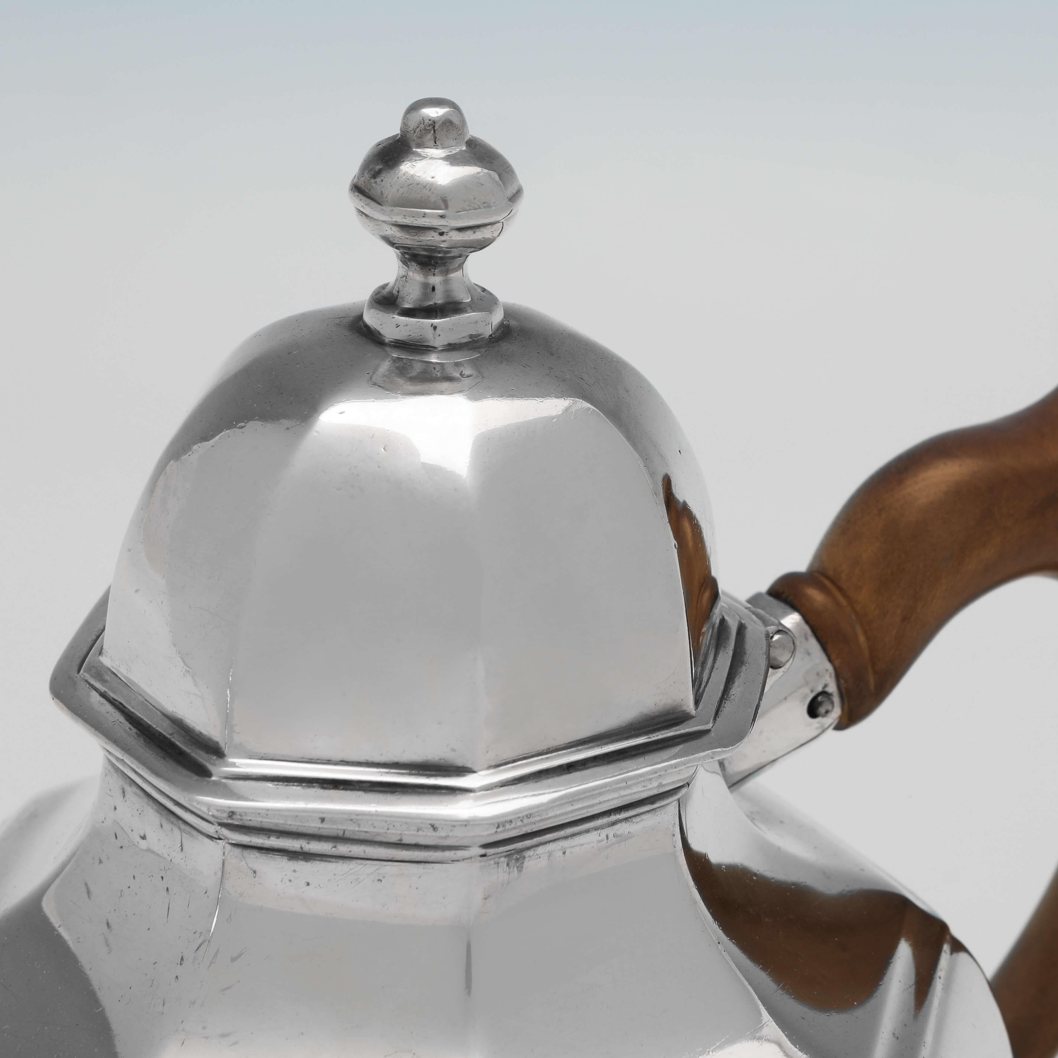 Early 18th Century Queen Anne Period, Britannia Standard Silver Teapot on Warming Stand, 1712