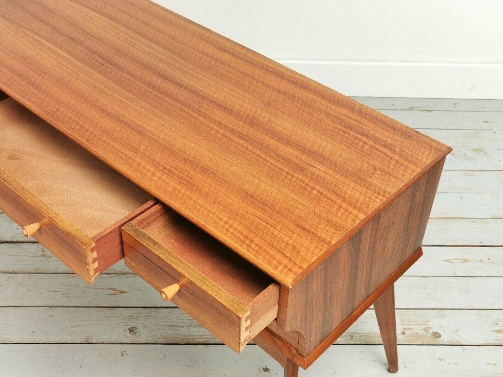 British Alfred Cox for Heals Mid-Century Walnut Sideboard Vintage In Good Condition In STOKE ON TRENT, GB