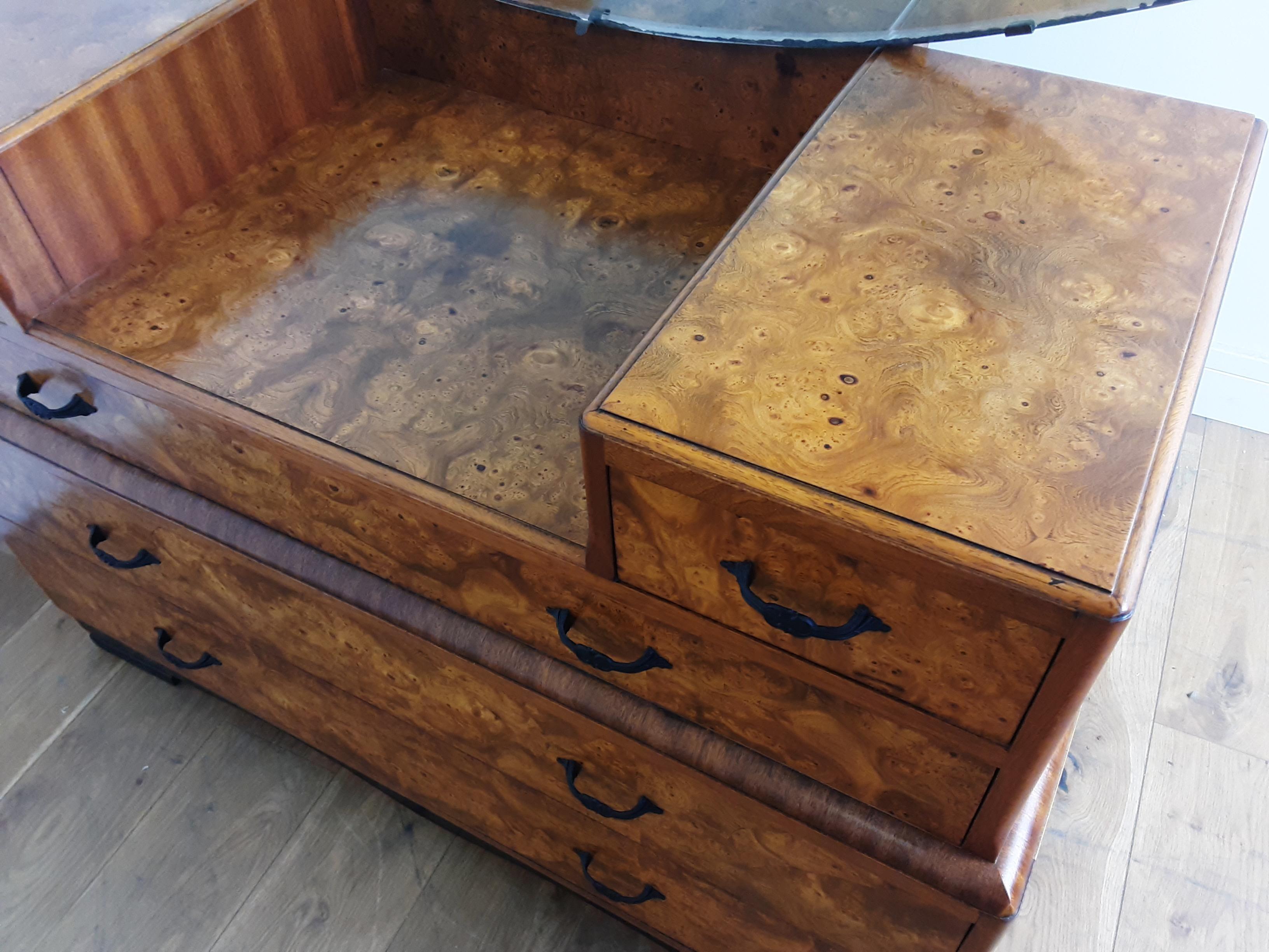 British Art Deco Bird's-Eye Maple Dressing Table, circa 1930 For Sale 6