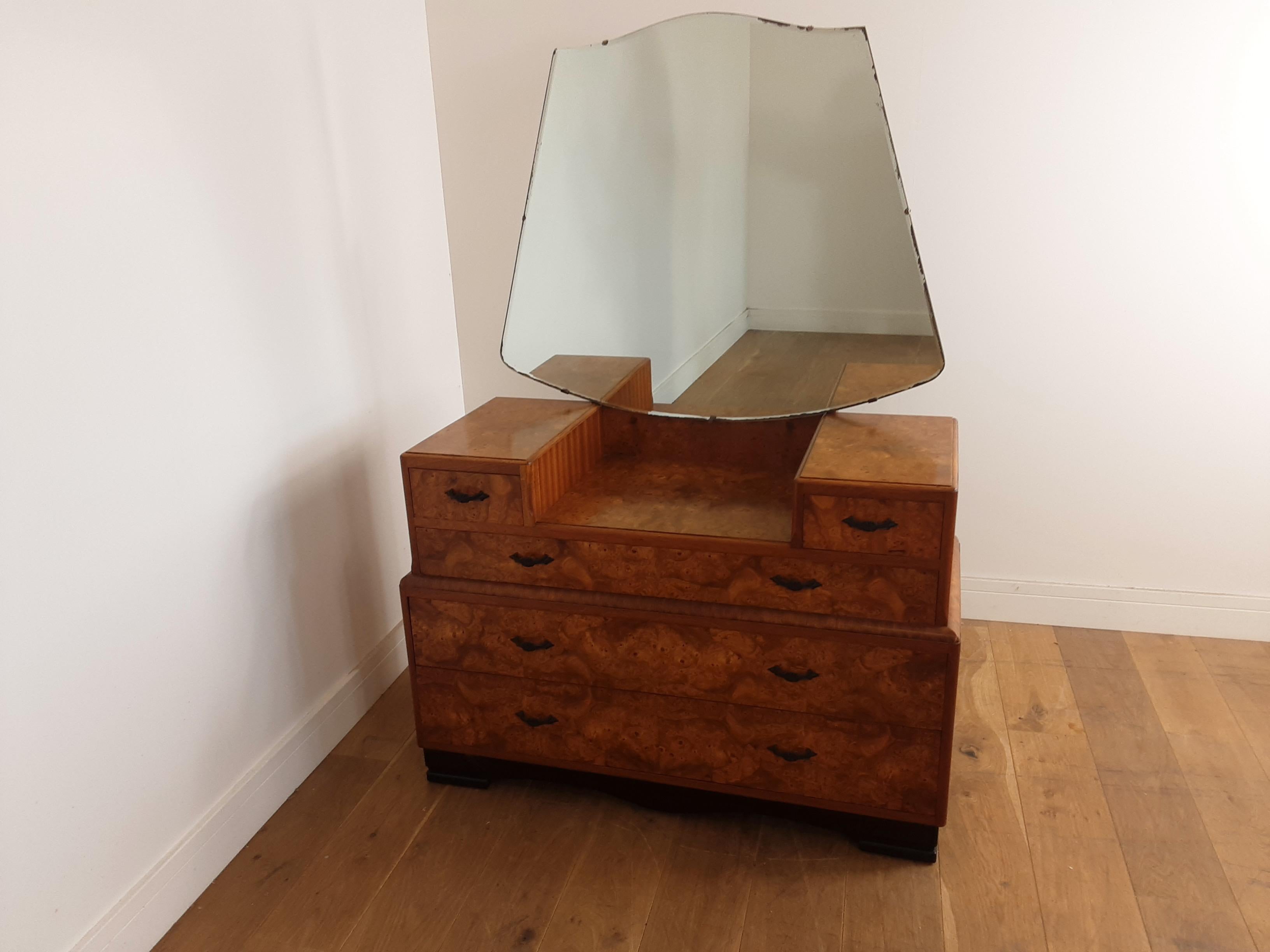 British Art Deco Bird's-Eye Maple Dressing Table, circa 1930 For Sale 2