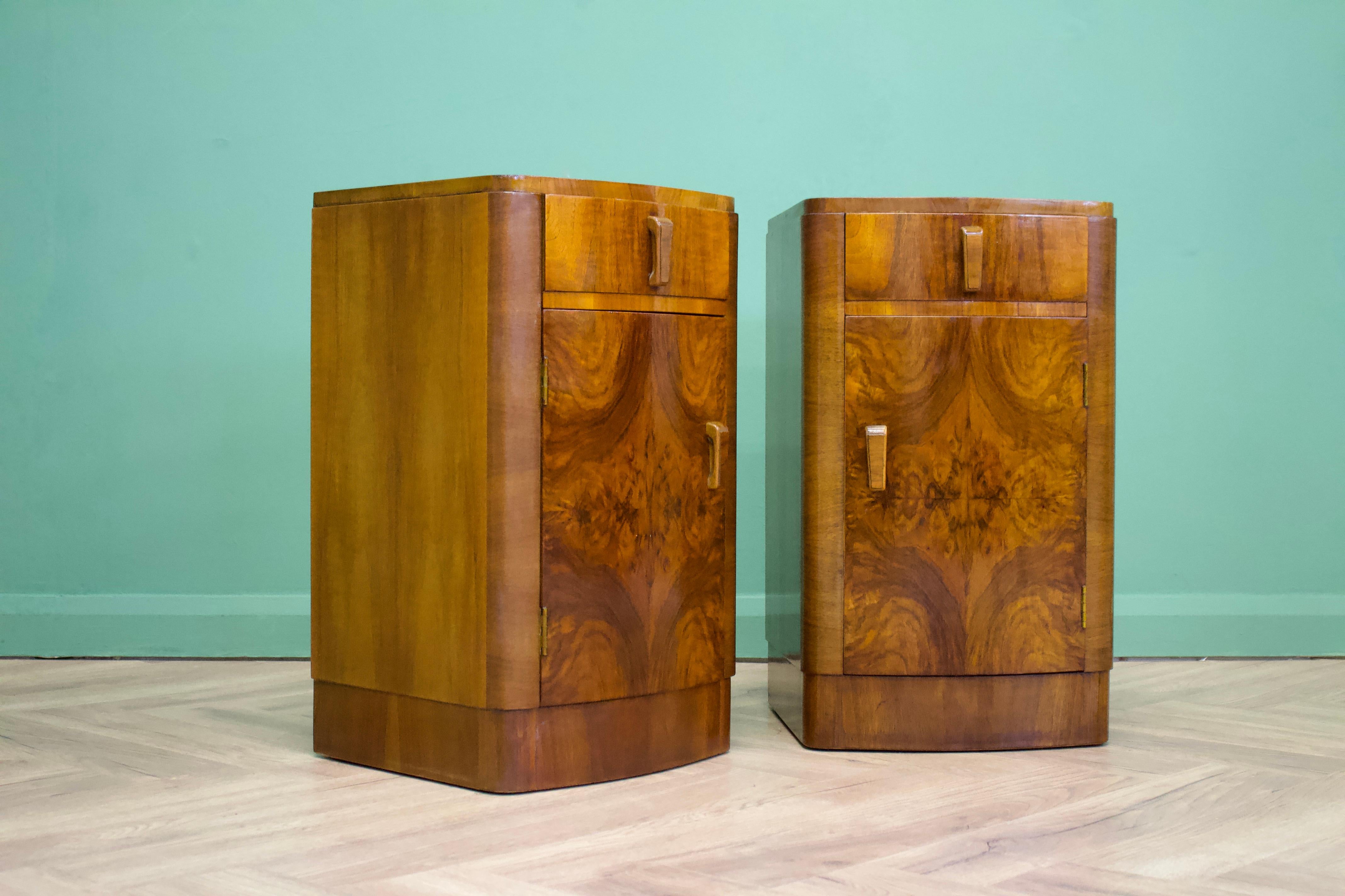 Veneer British Art Deco Burr Walnut Bow Fronted Pair Bedside Tables, 1930s