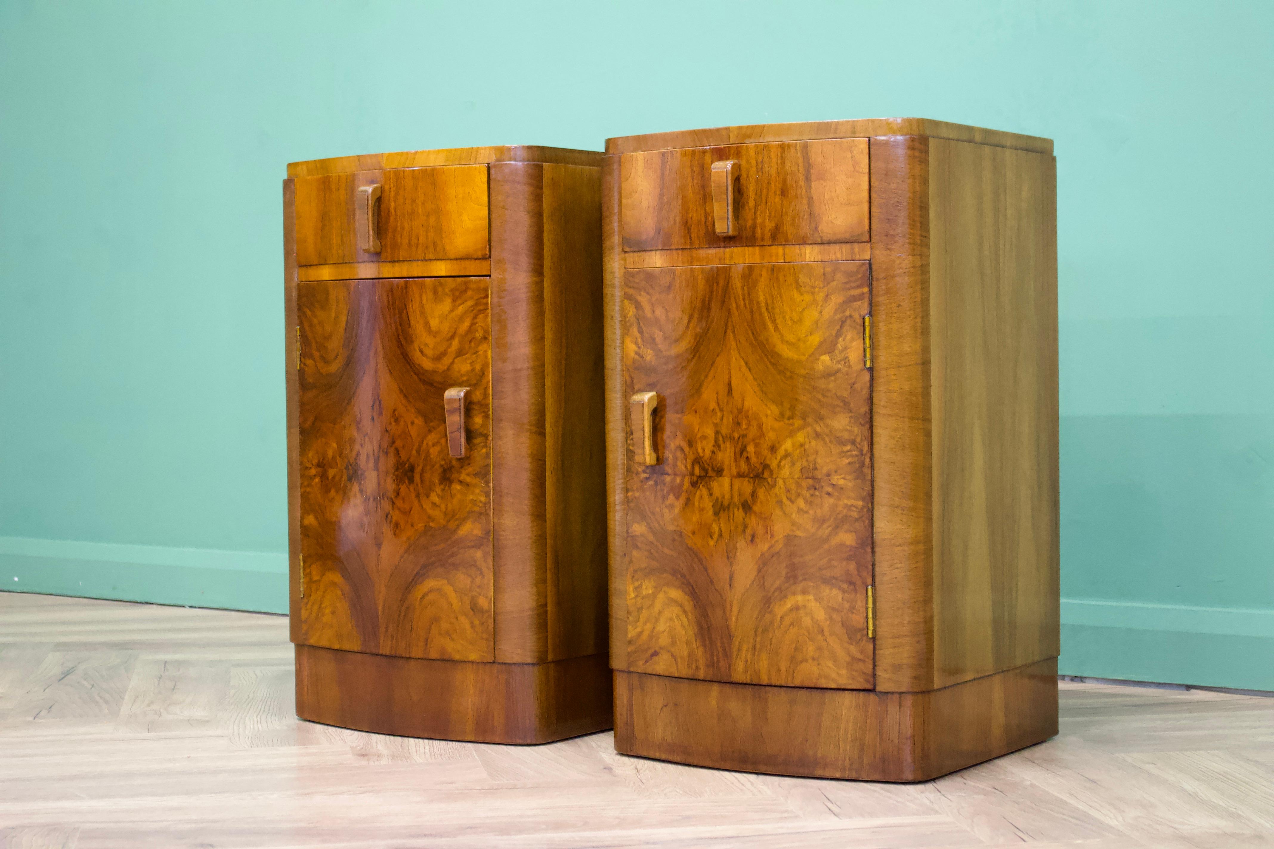 Mid-20th Century British Art Deco Burr Walnut Bow Fronted Pair Bedside Tables, 1930s