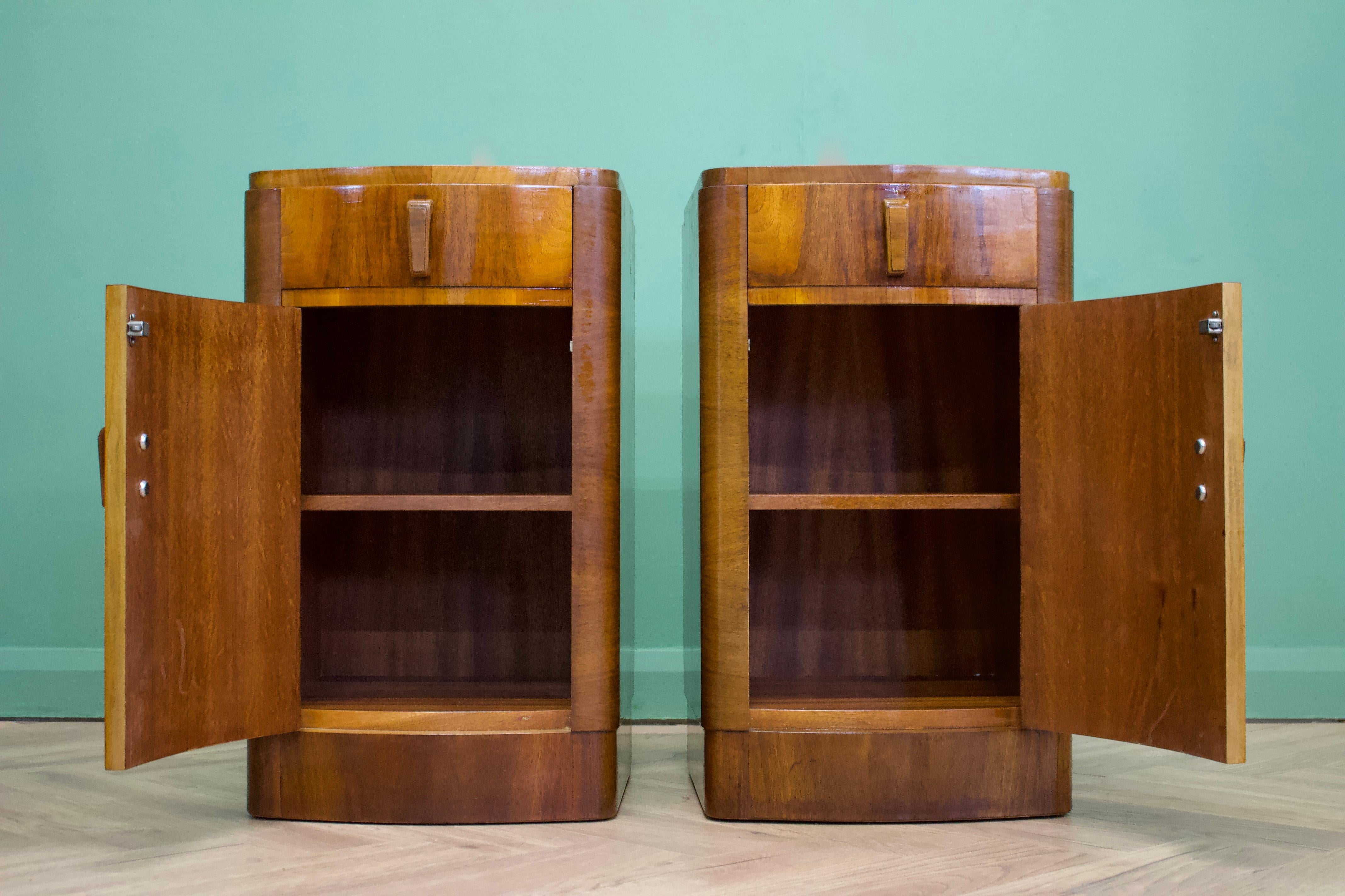 British Art Deco Burr Walnut Bow Fronted Pair Bedside Tables, 1930s 3