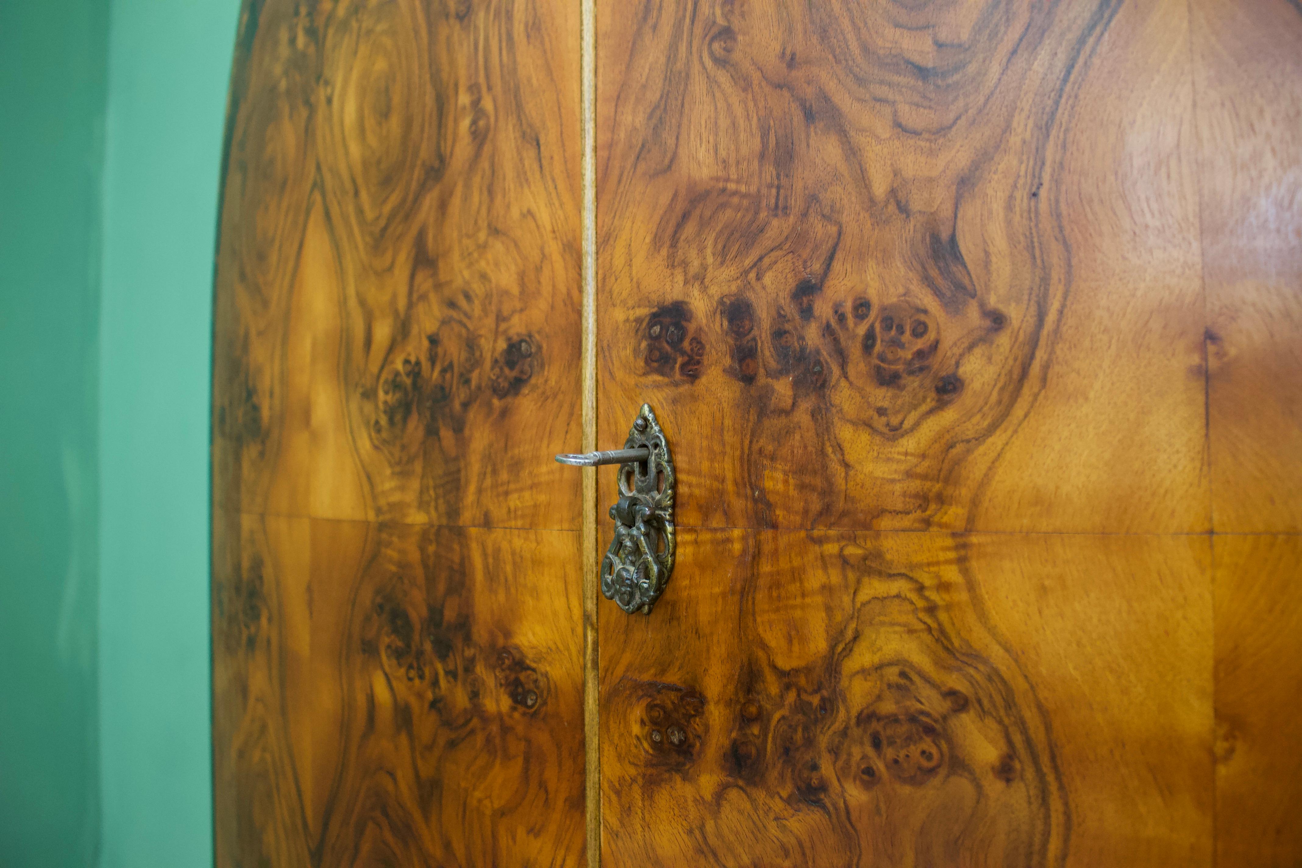 British Art Deco Burr Walnut Compact Wardrobe or Linen Cabinet, circa 1930s 1