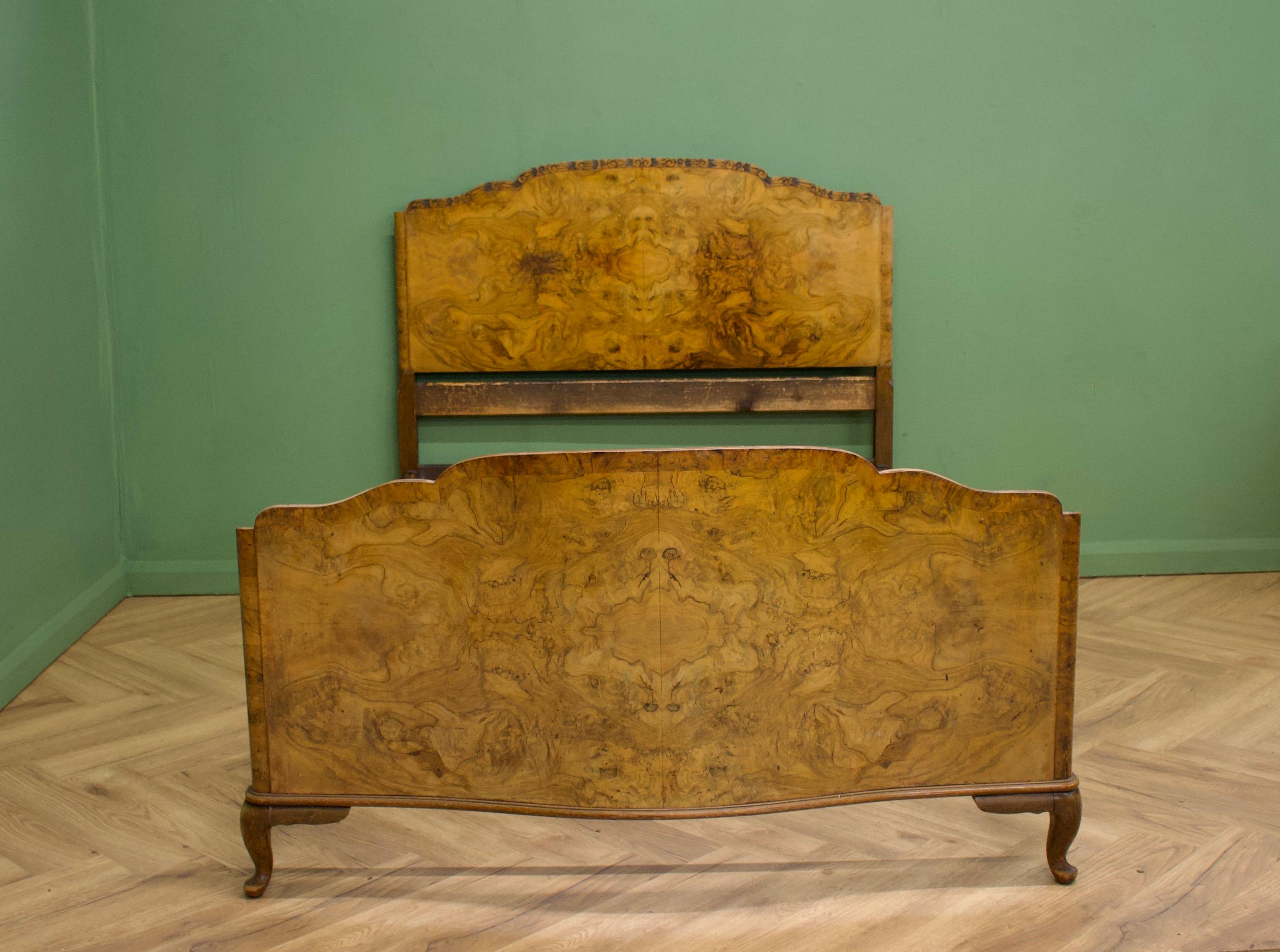 British Art Deco Burr Walnut Double Bed Frame, 1930s In Good Condition For Sale In South Shields, GB