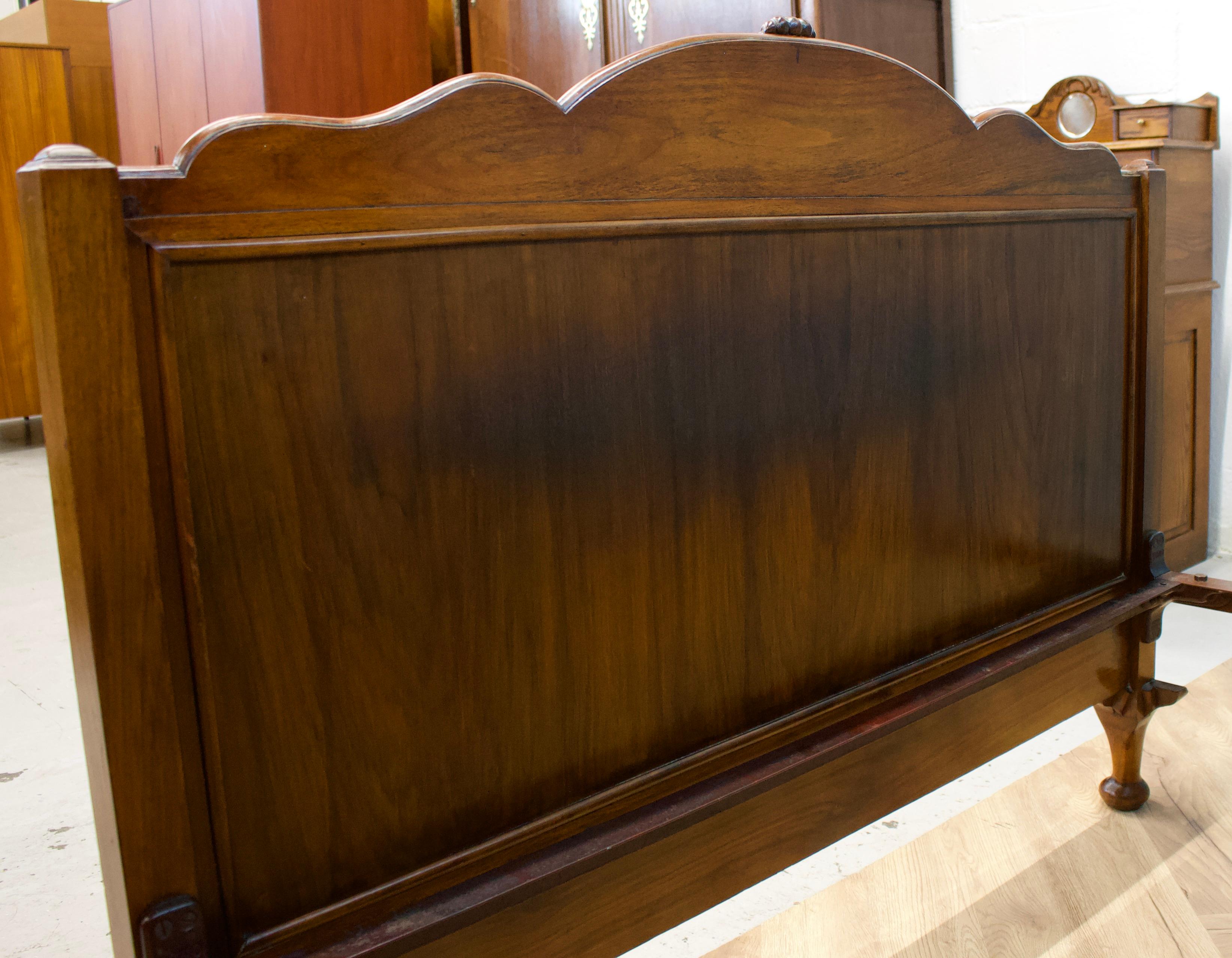 British Art Deco Burr Walnut Double Bed Frame, 1930s For Sale 2