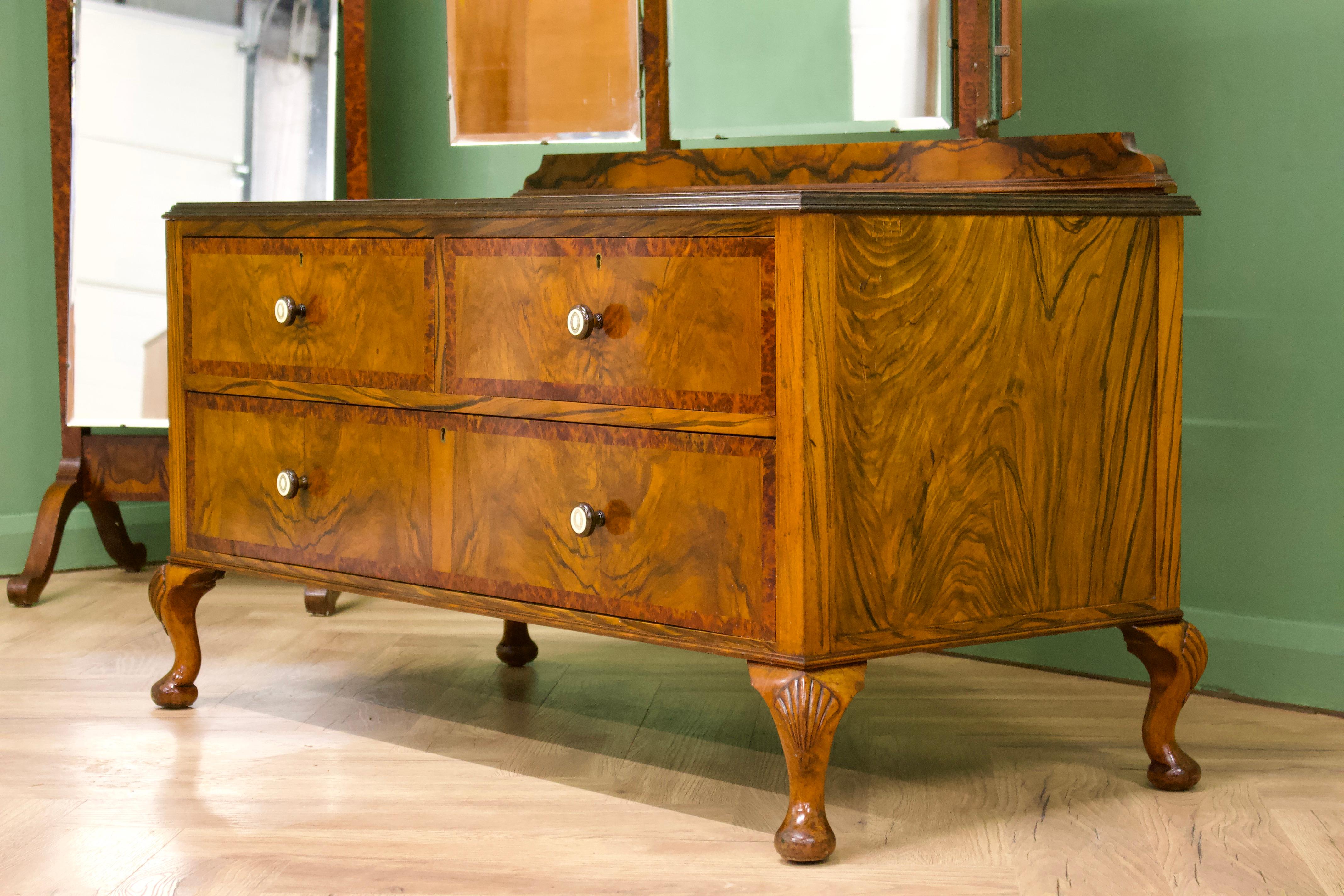 - Superb quality Art Deco dressing table
- Manufactured in the UK - in the style of Waring and Gillow
- Made from solid wood and burr walnut veneers
- Height to top of the mirror is 168cm
