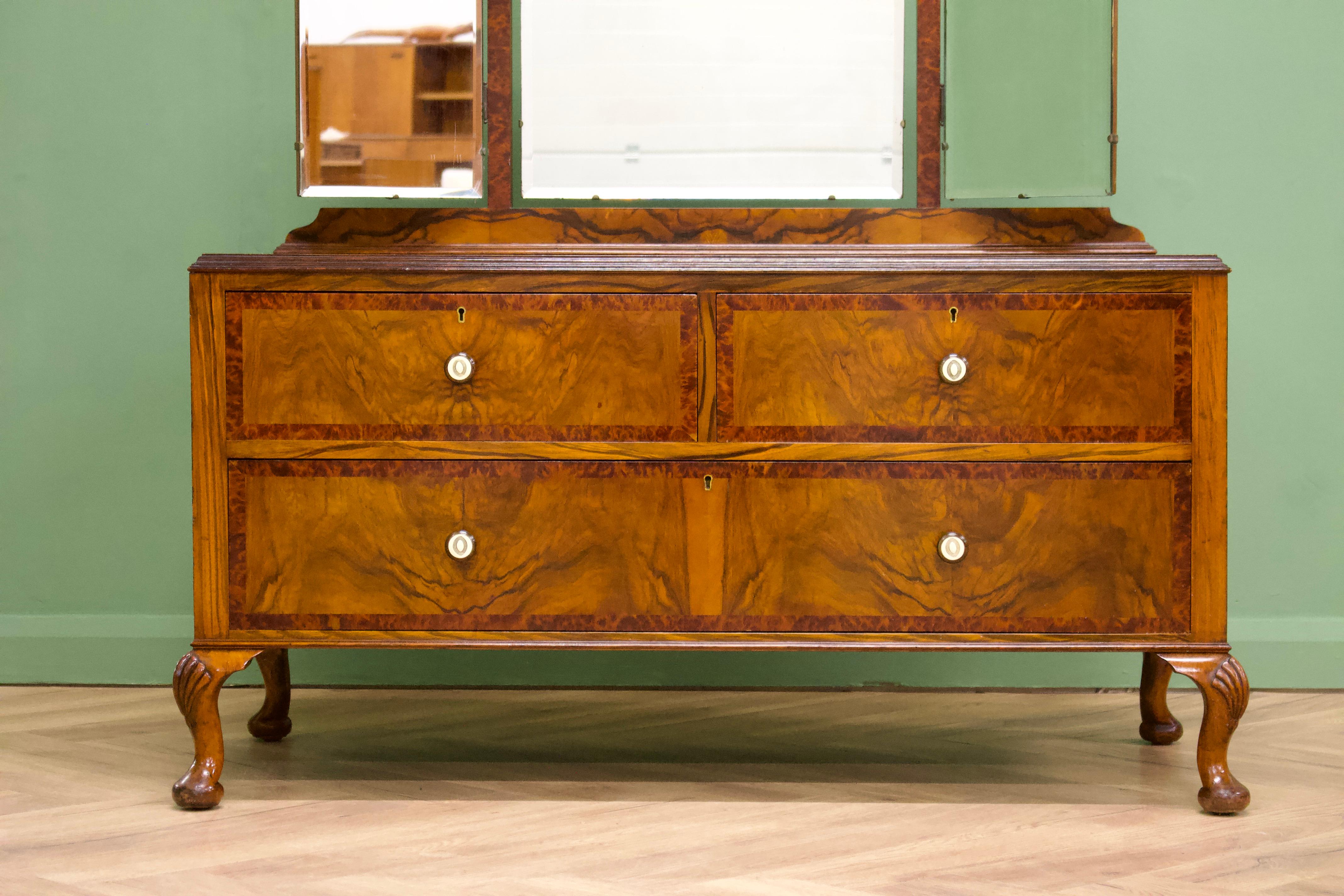 Mid-20th Century British Art Deco Burr Walnut Dressing Table, 1930s