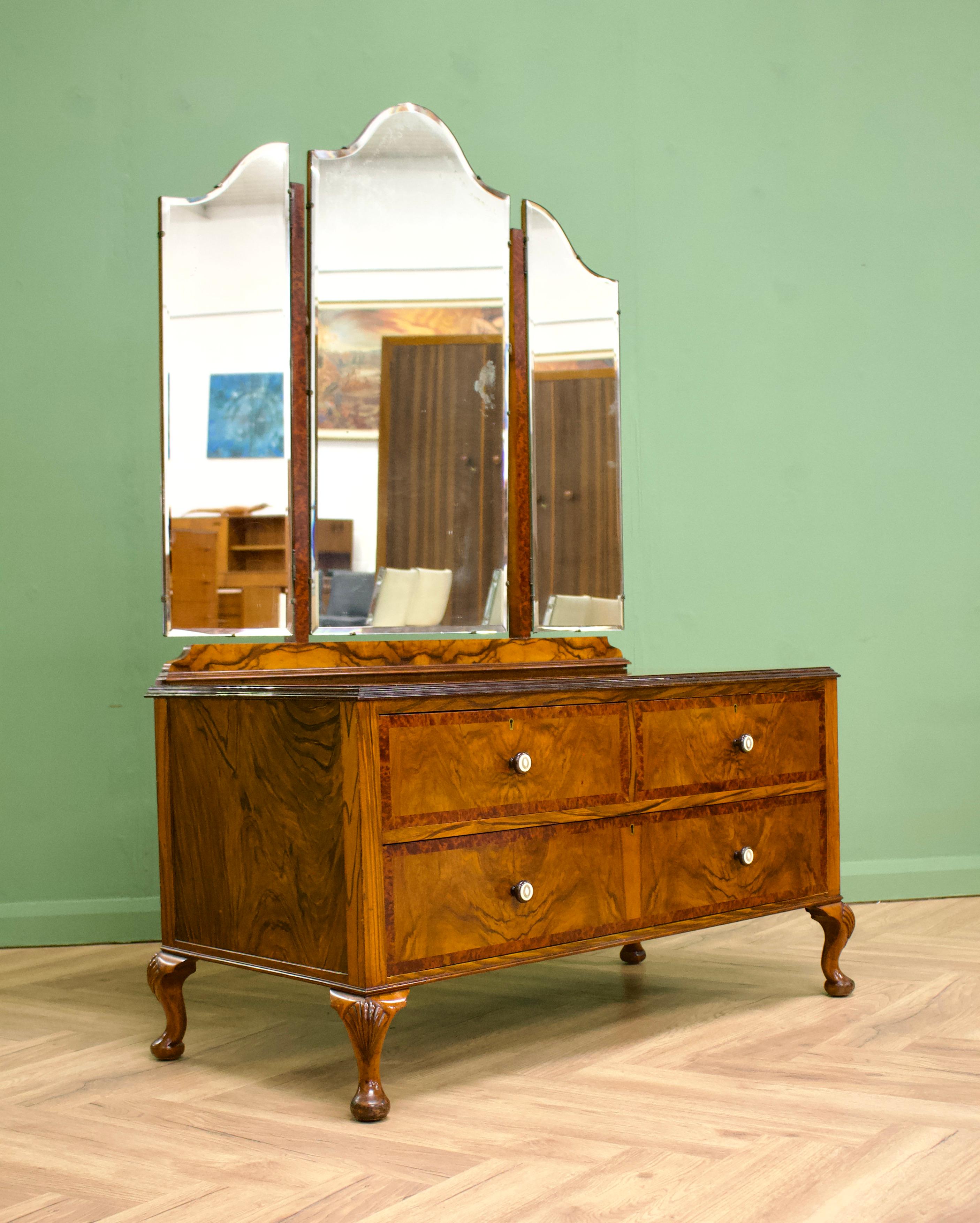 Wood British Art Deco Burr Walnut Dressing Table, 1930s