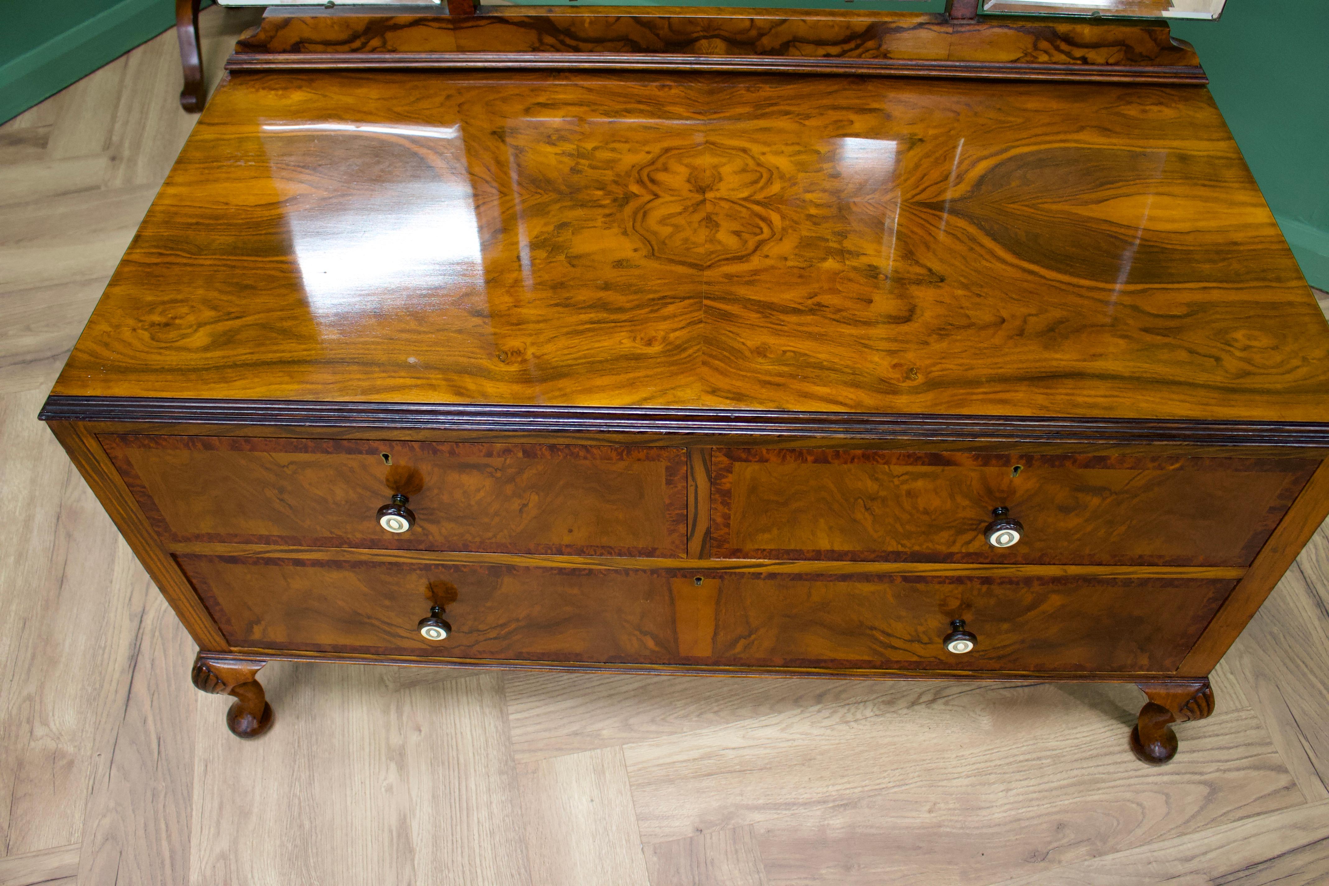 British Art Deco Burr Walnut Dressing Table, 1930s 1