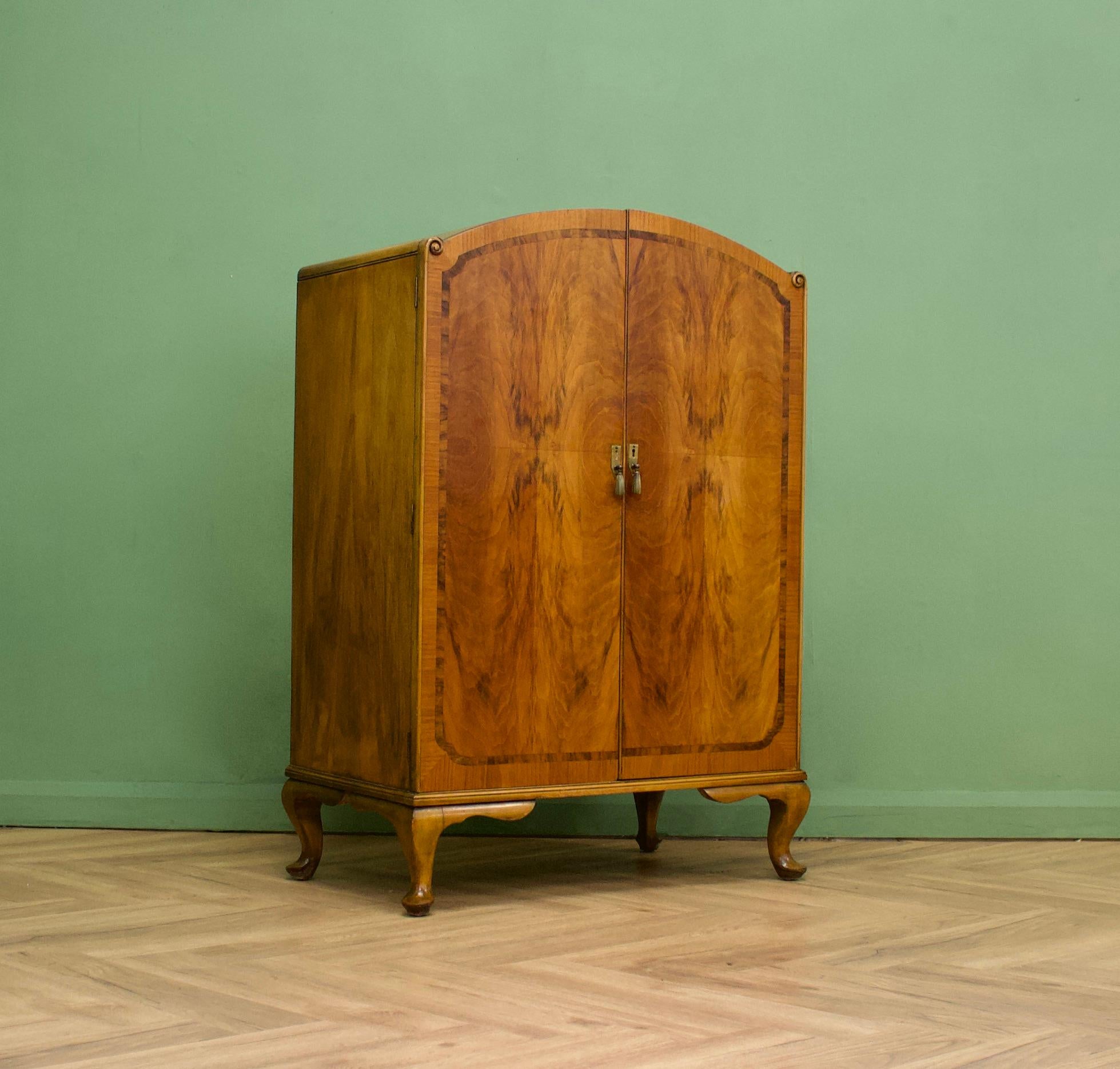 Veneer British Art Deco Burr Walnut Linen Cabinet, 1930s For Sale