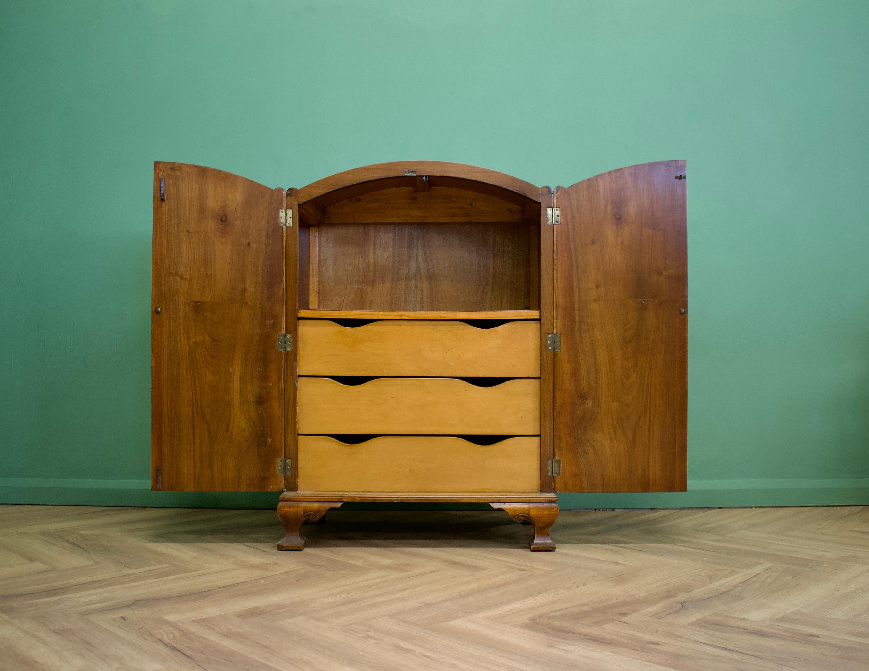 Mid-20th Century British Art Deco Burr Walnut Linen Cabinet, 1930s