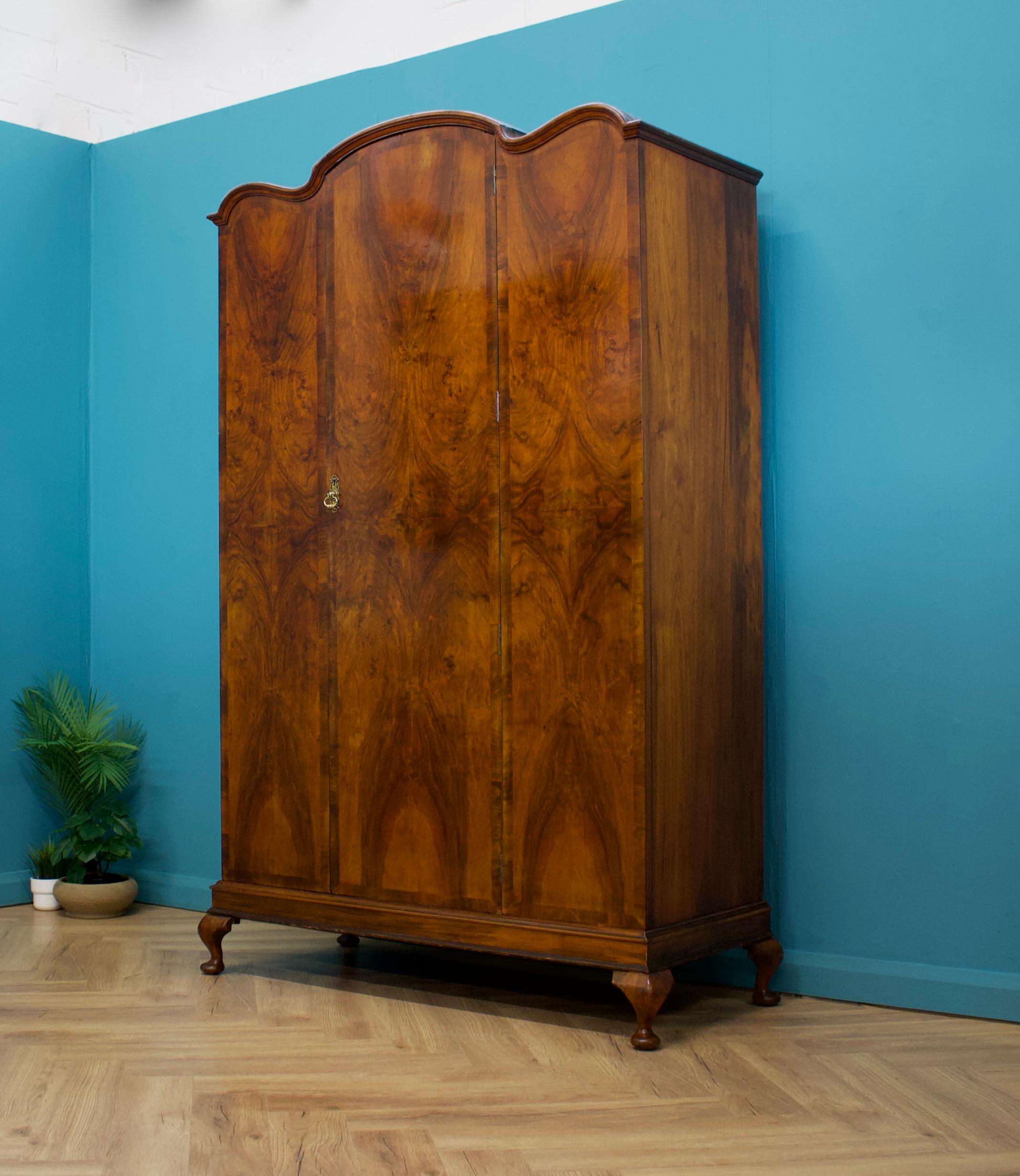 Veneer British Art Deco Burr Walnut Wardrobe, 1930s