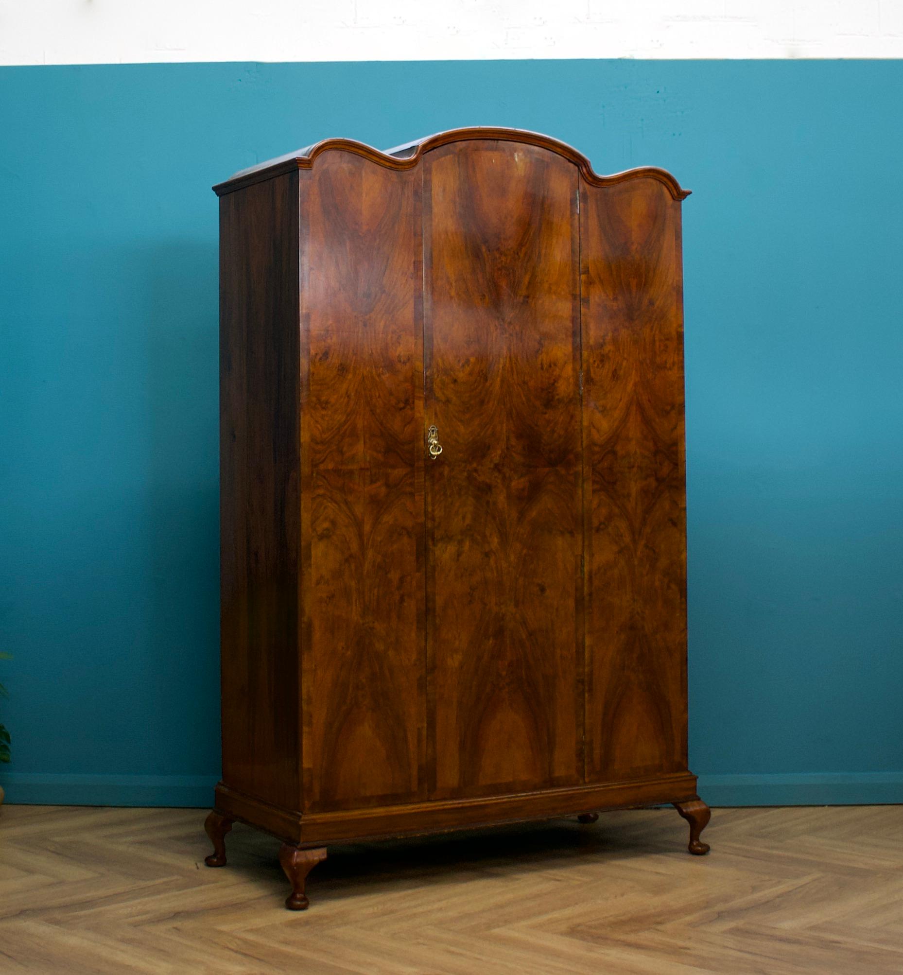 British Art Deco Burr Walnut Wardrobe, 1930s In Good Condition In South Shields, GB
