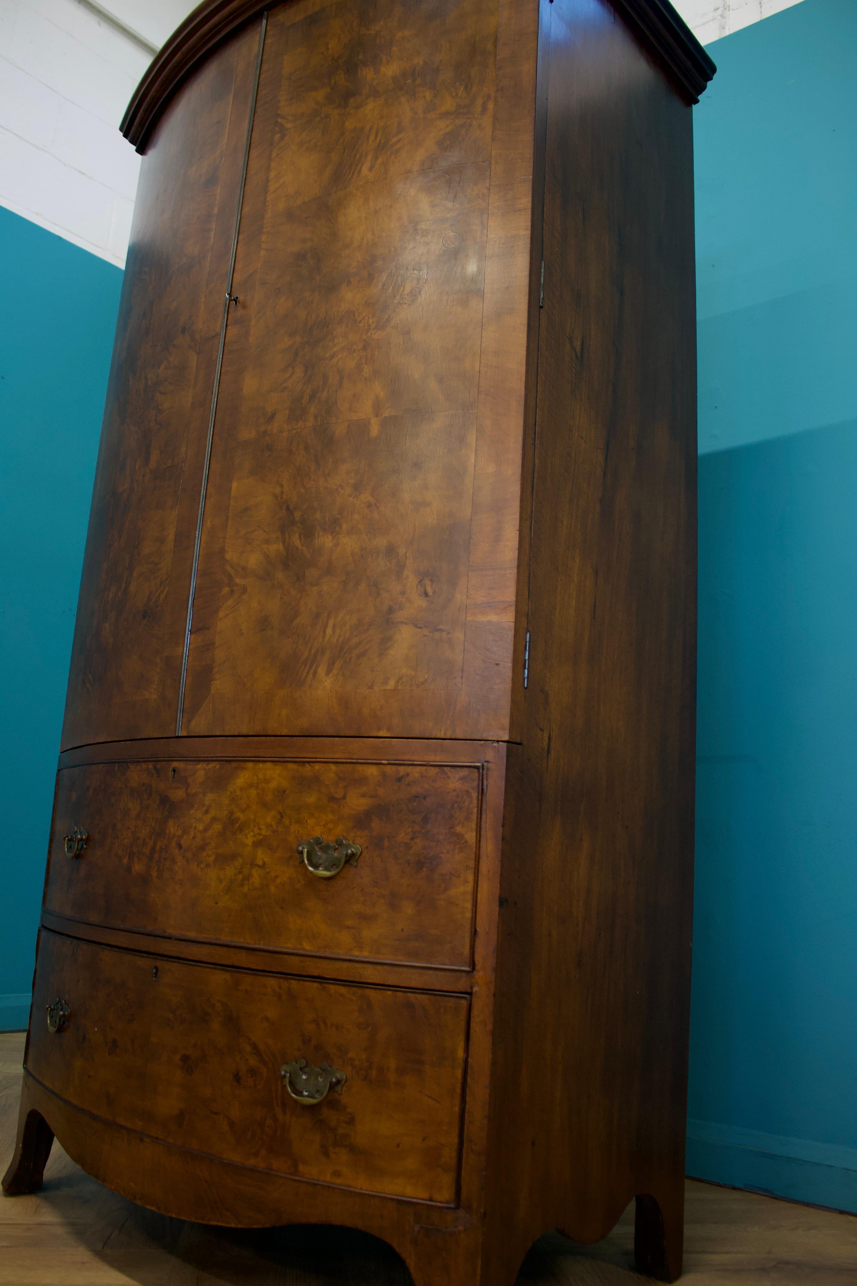 Mid-20th Century British Art Deco Burr Walnut Wardrobe, 1930s