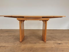 British Art Deco Extendable Dining Table in Bird's-Eye Maple with Walnut Trims