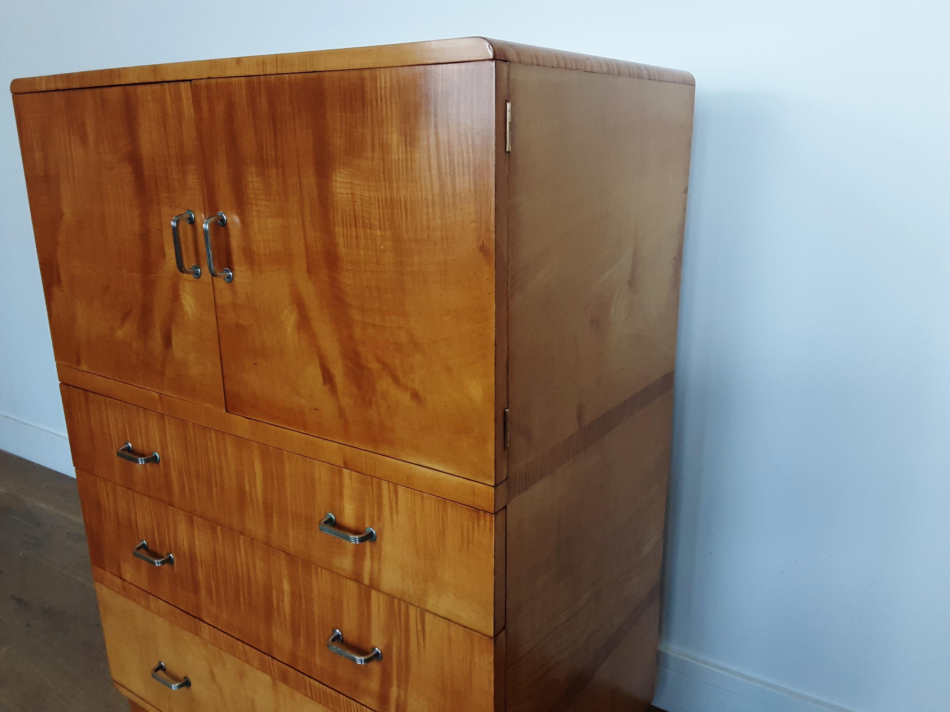 British Art Deco Linen Press in a Satin Birch For Sale 4