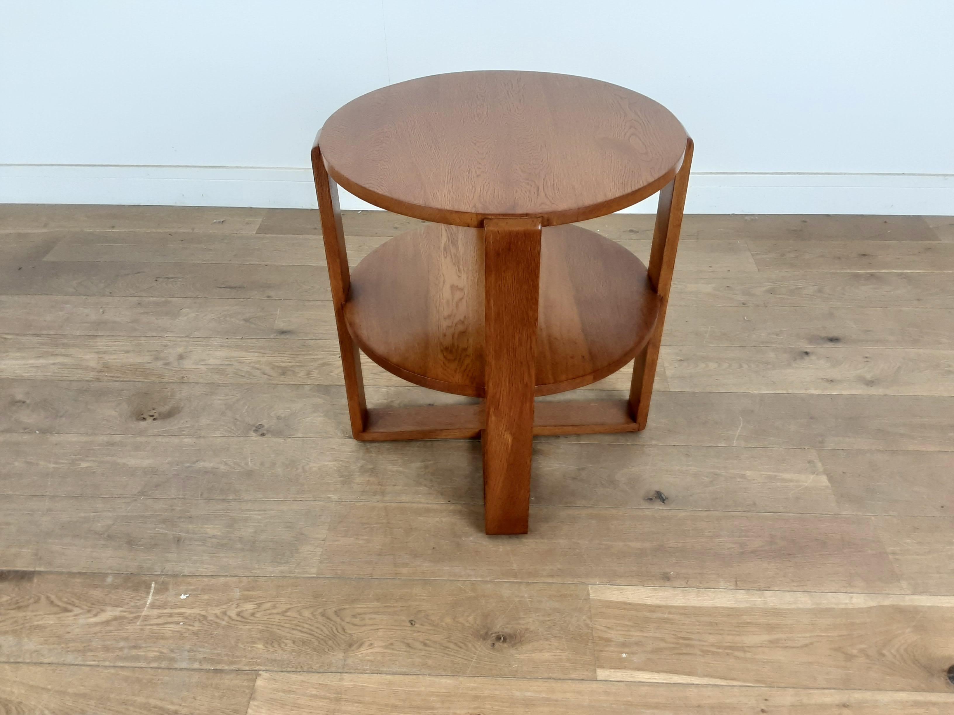 British Art Deco Side Table in Golden Oak In Good Condition For Sale In London, GB