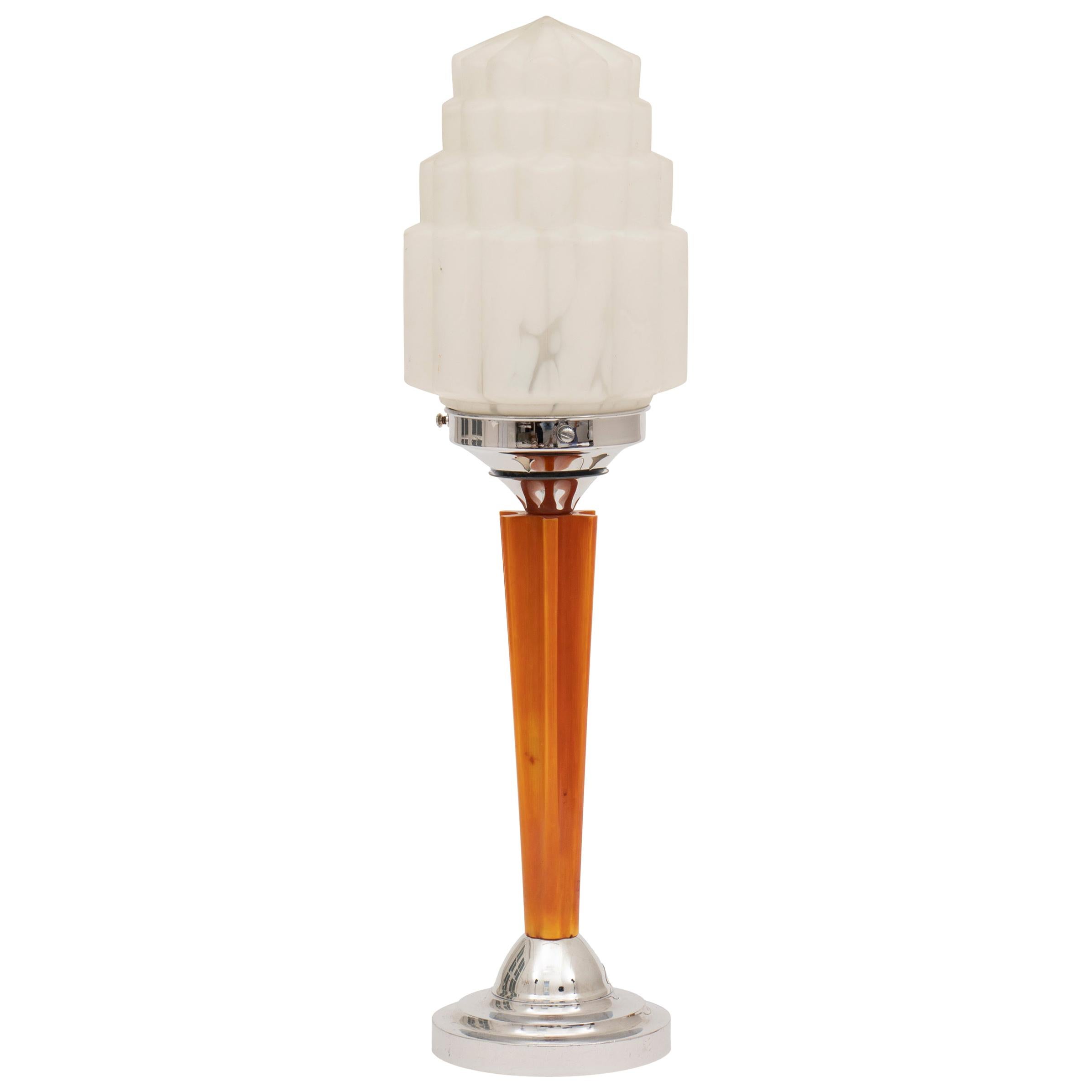 British Art Deco Skyscraper Table Lamp with Fluted Amber Bakelite Column For Sale