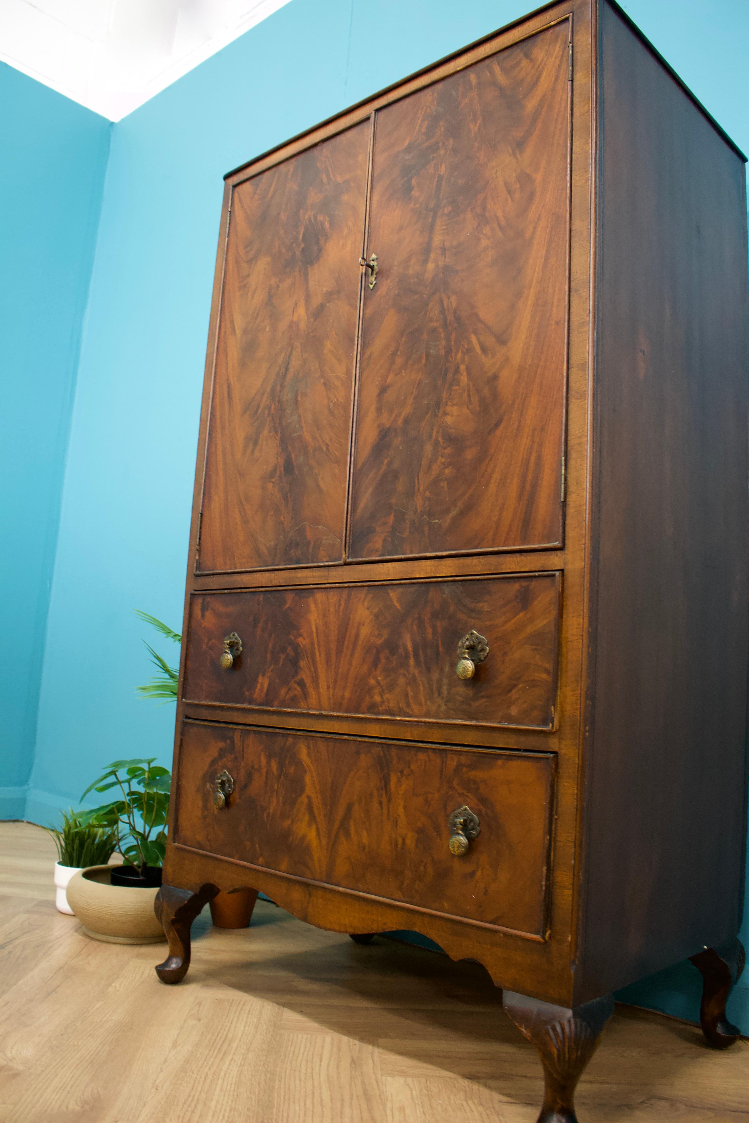 Mid-20th Century British Art Deco Style Burr Walnut Linen Cabinet, 1950s