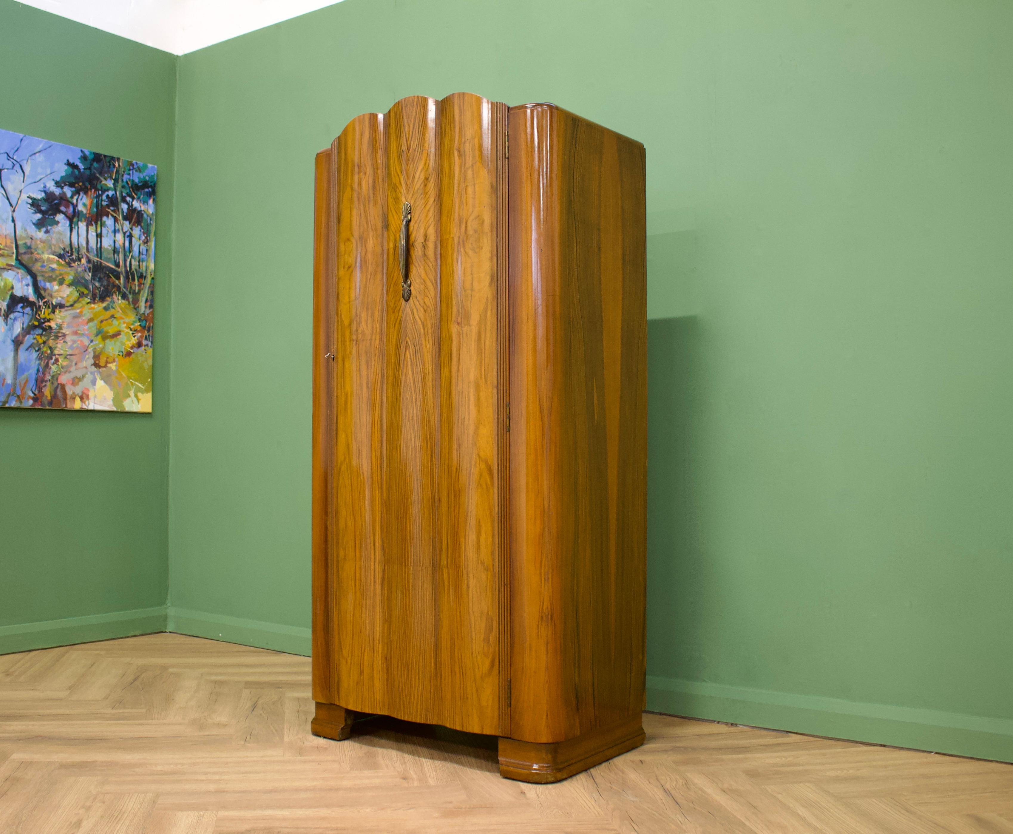 British Art Deco Style Walnut Small Wardrobe from Harris Lebus, 1940s In Good Condition In South Shields, GB