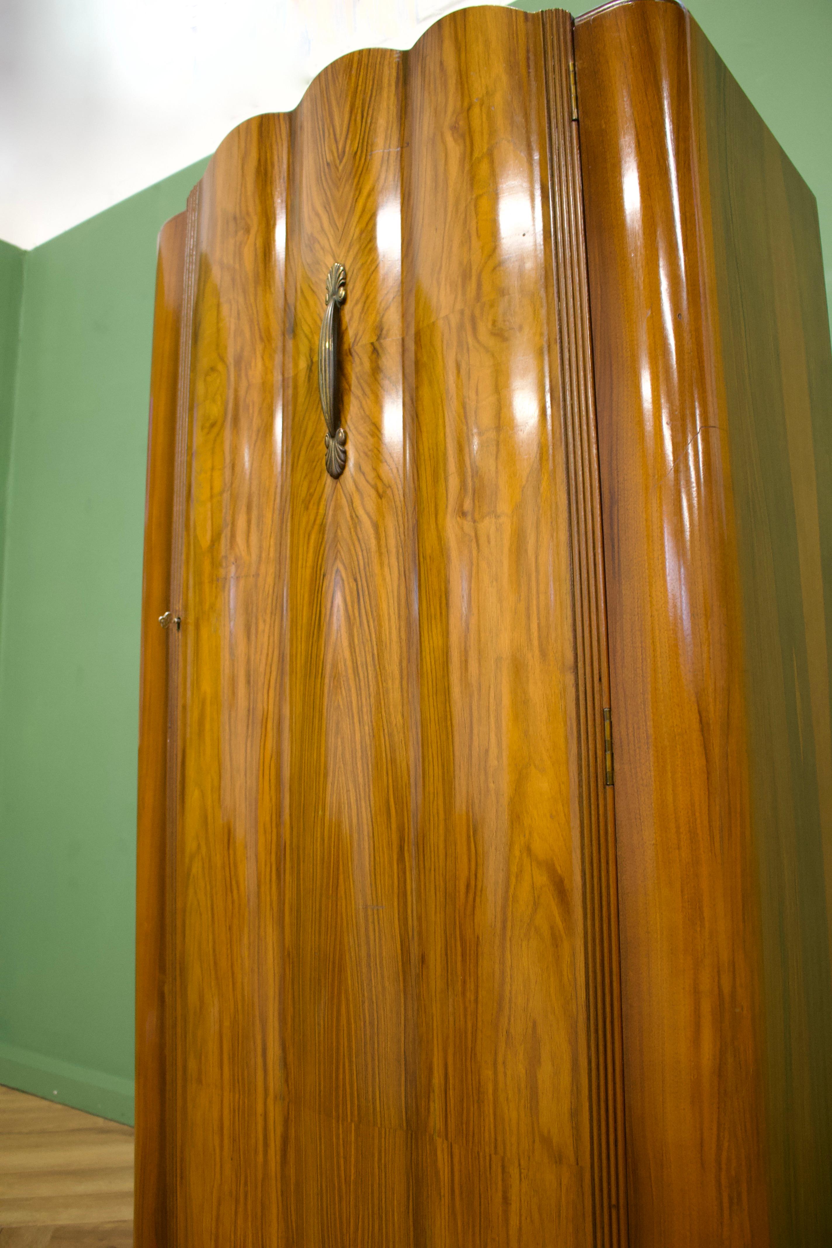 Mid-20th Century British Art Deco Style Walnut Small Wardrobe from Harris Lebus, 1940s
