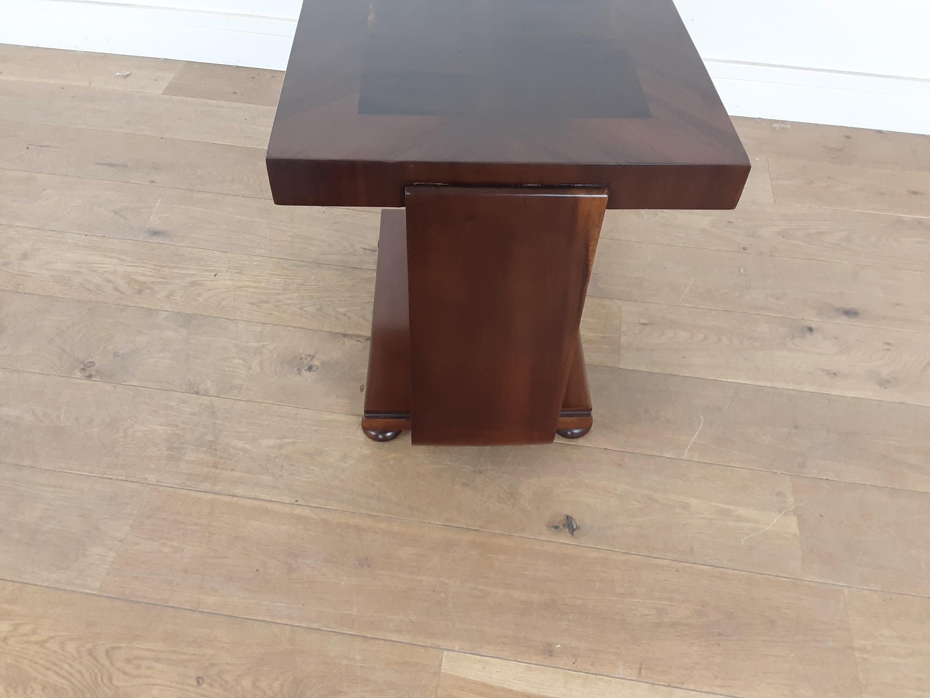 British Art Deco Table in a Burr Walnut For Sale 2