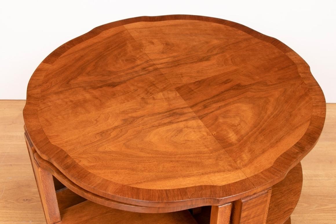 British Art Deco Walnut Nest of Five Tables, c.1930s In Good Condition For Sale In London, GB