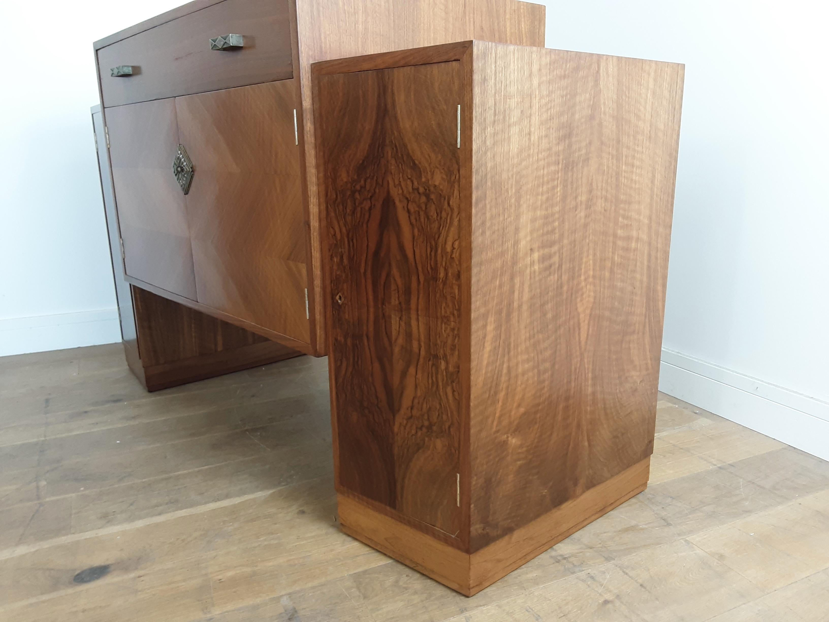 British Art Deco Walnut Sideboard with Stunning Diamond and Burr Veneers For Sale 4