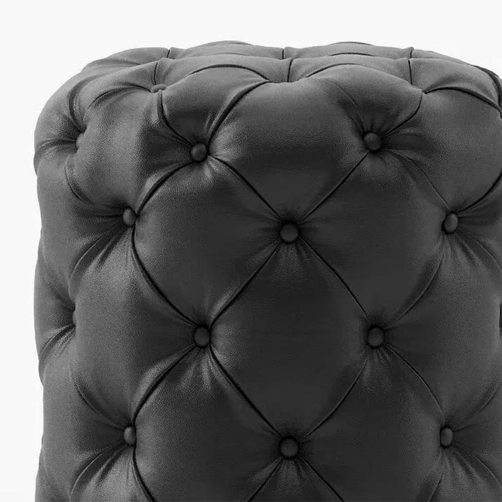 British Black Leather Pouf In New Condition For Sale In Paris, FR