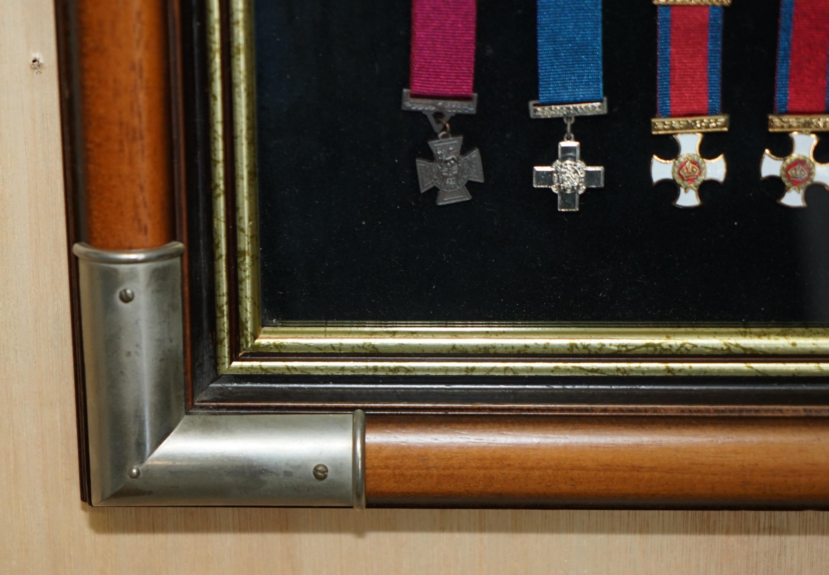 English BRITISH CAMPAIGN & GALLANTRY MEDALS DiSPLAY PICTURE VERY DECORATIVE EXAMPLE For Sale