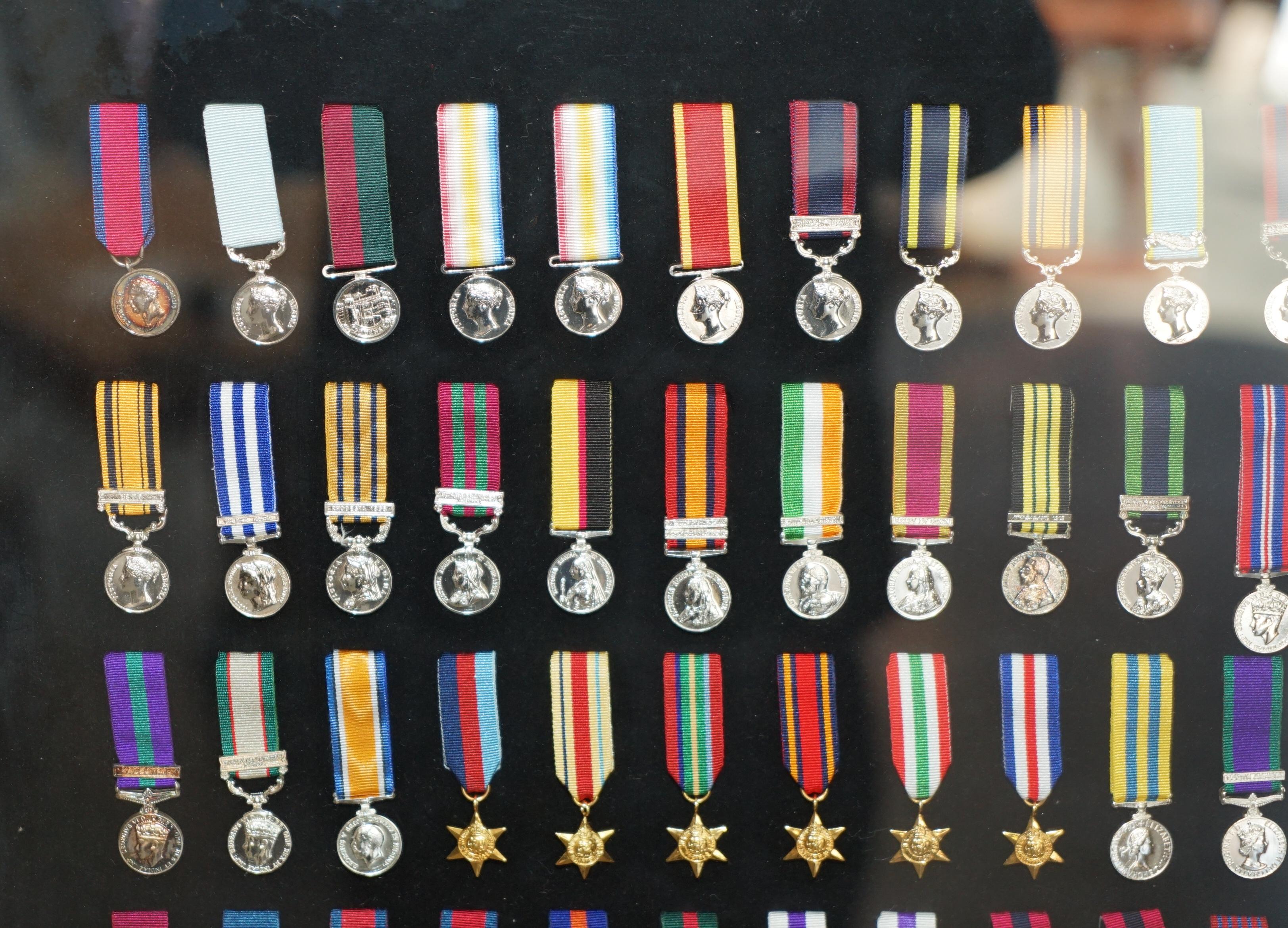 BRITISH CAMPAIGN & GALLANTRY MEDALS DiSPLAY PICTURE VERY DECORATIVE EXAMPLE For Sale 1