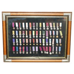 BRITISH CAMPAIGN & GALLANtry MEDALS DiSPLAY PICTURE VERY DECORATIVE EXAMPLE