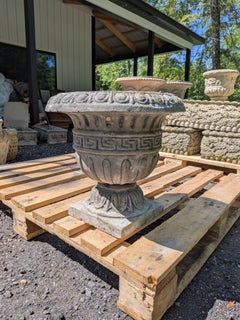 Britisches Pflanzgefäß aus Gussstein / Jardiniere