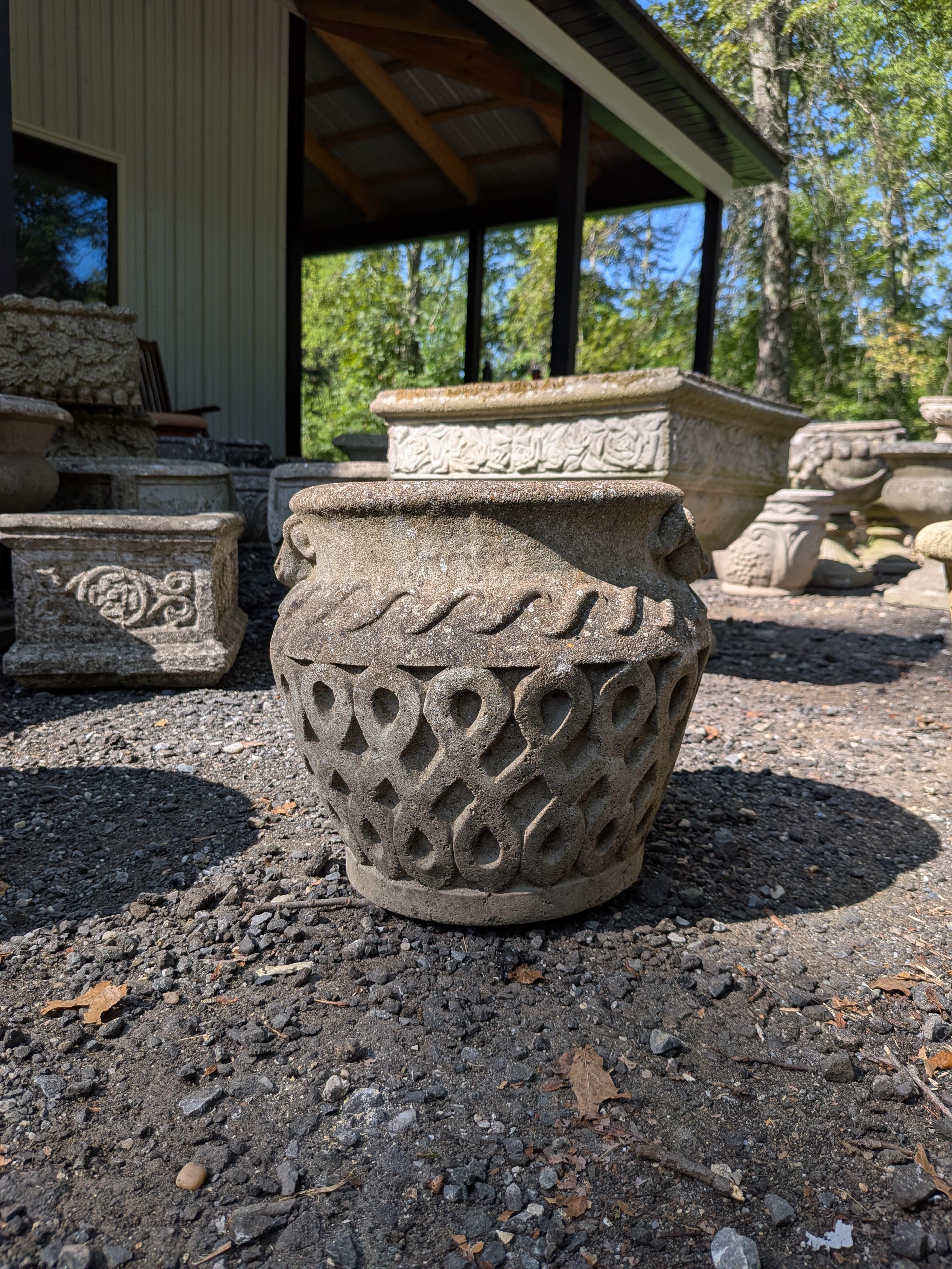Fioriera / Jardiniere in pietra fusa inglese In condizioni buone in vendita a Gardiner, NY